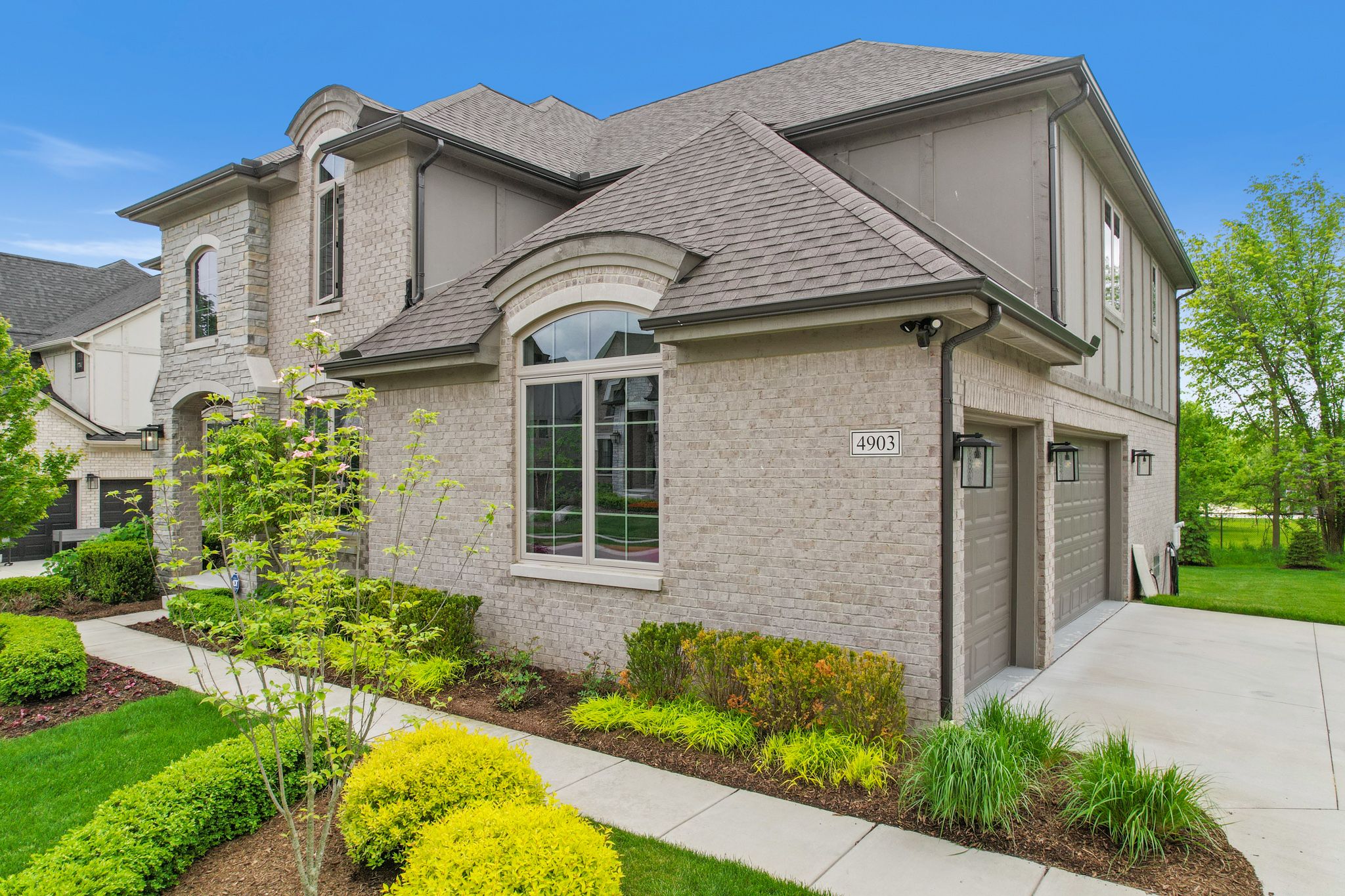 4903 PARK MANOR Drive