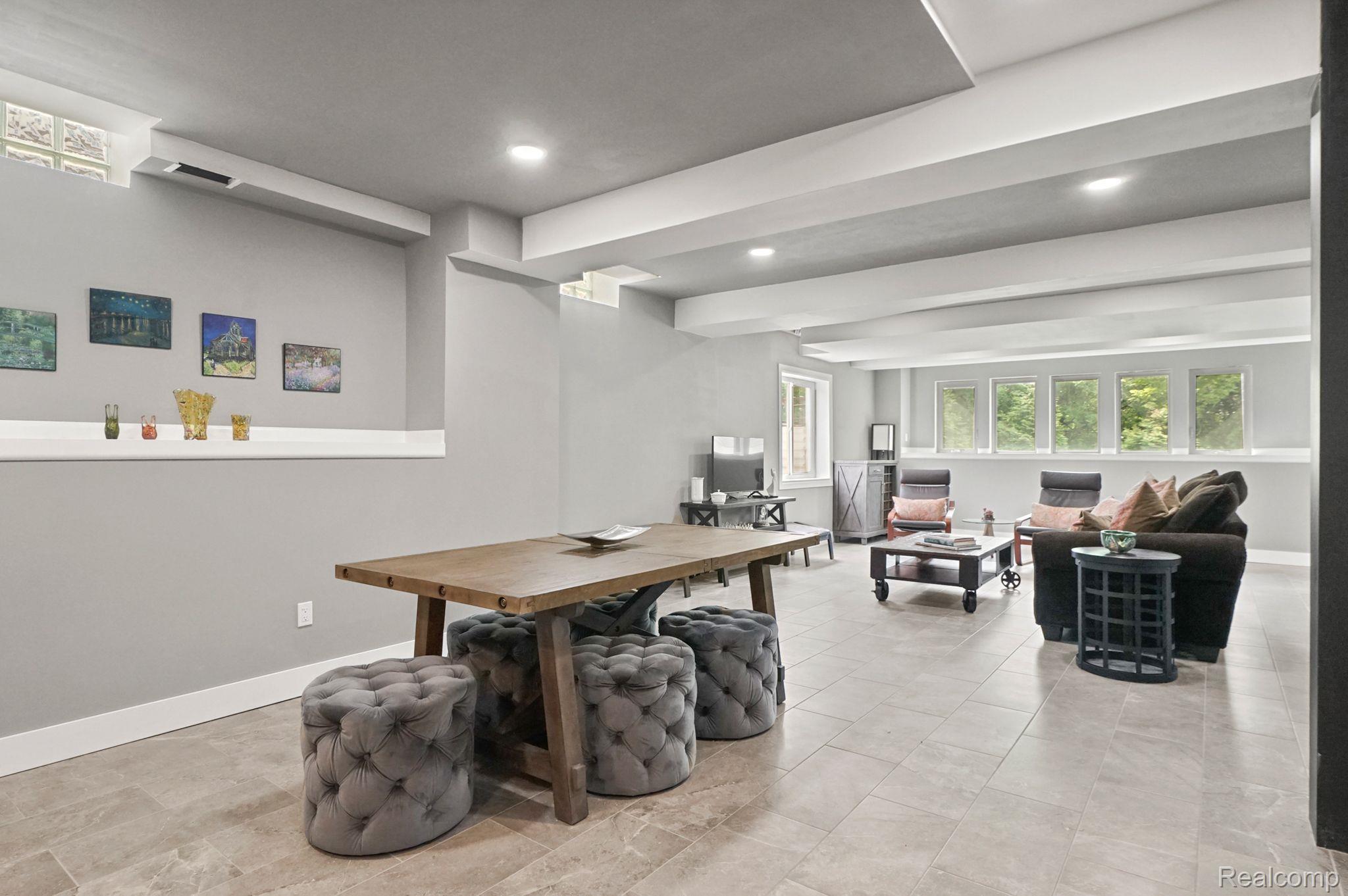 4903 PARK MANOR Drive