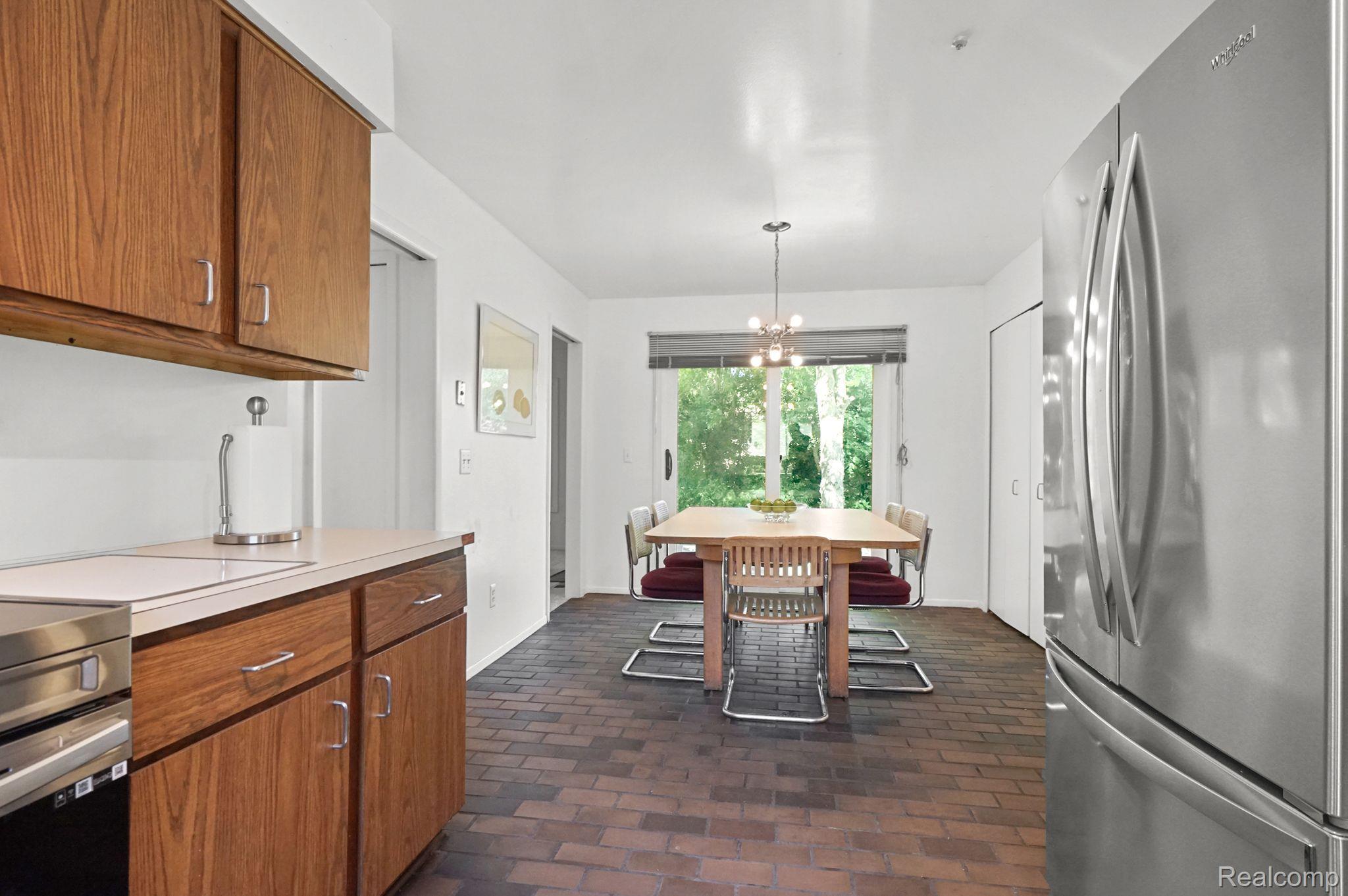 29595 Kings Pointe Court