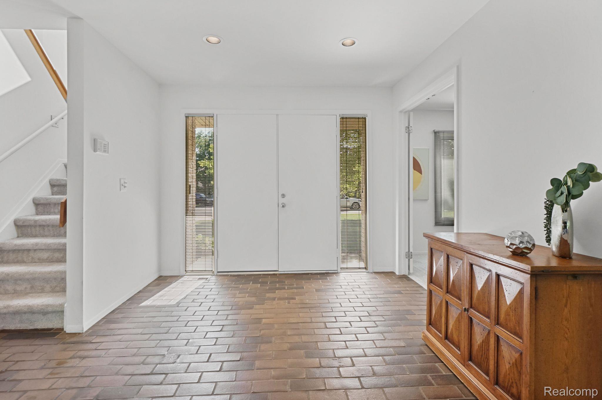 29595 Kings Pointe Court