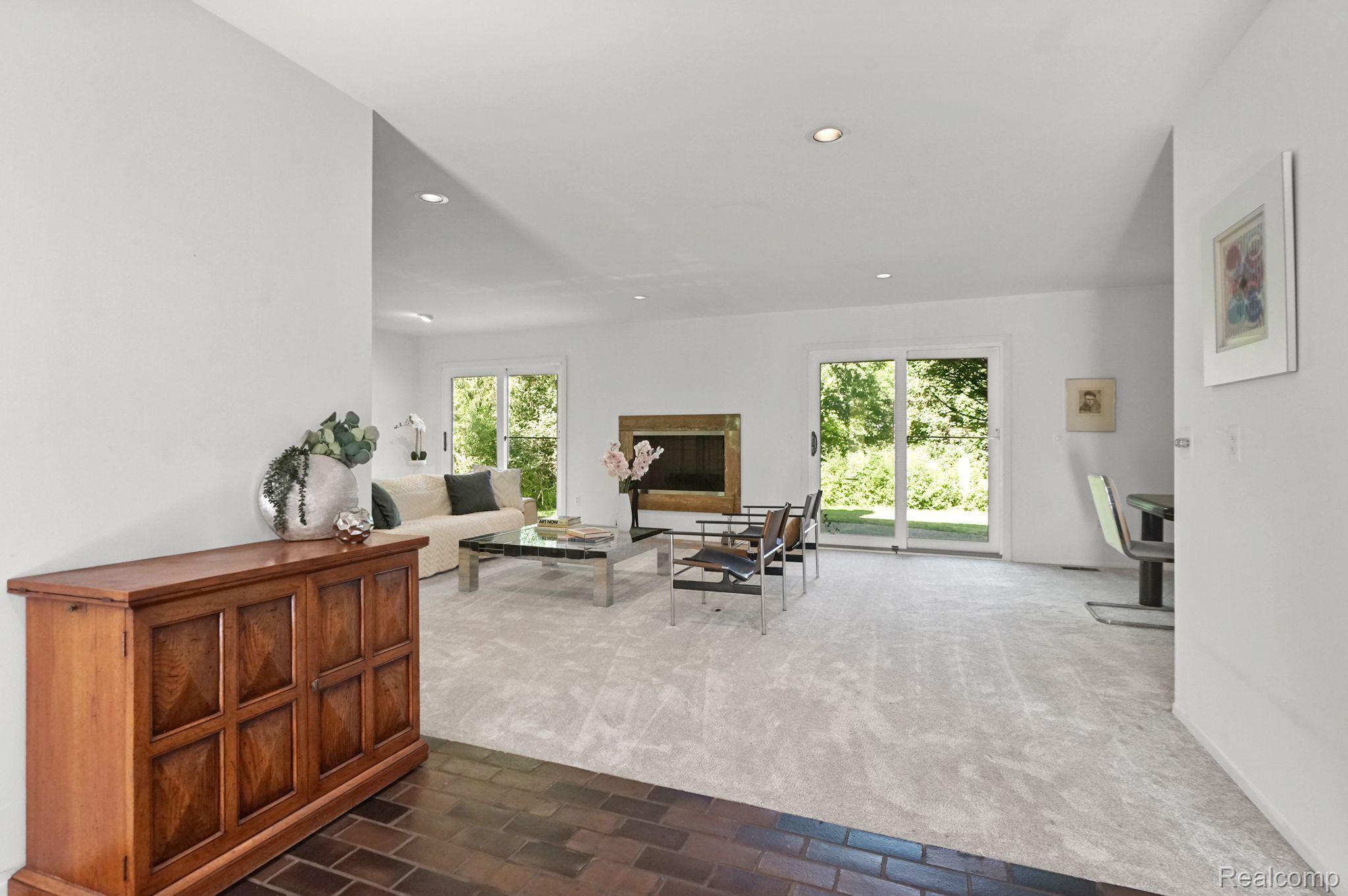 29595 Kings Pointe Court