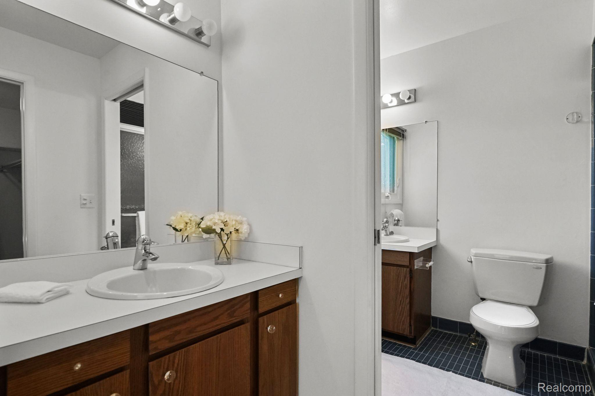 29595 Kings Pointe Court