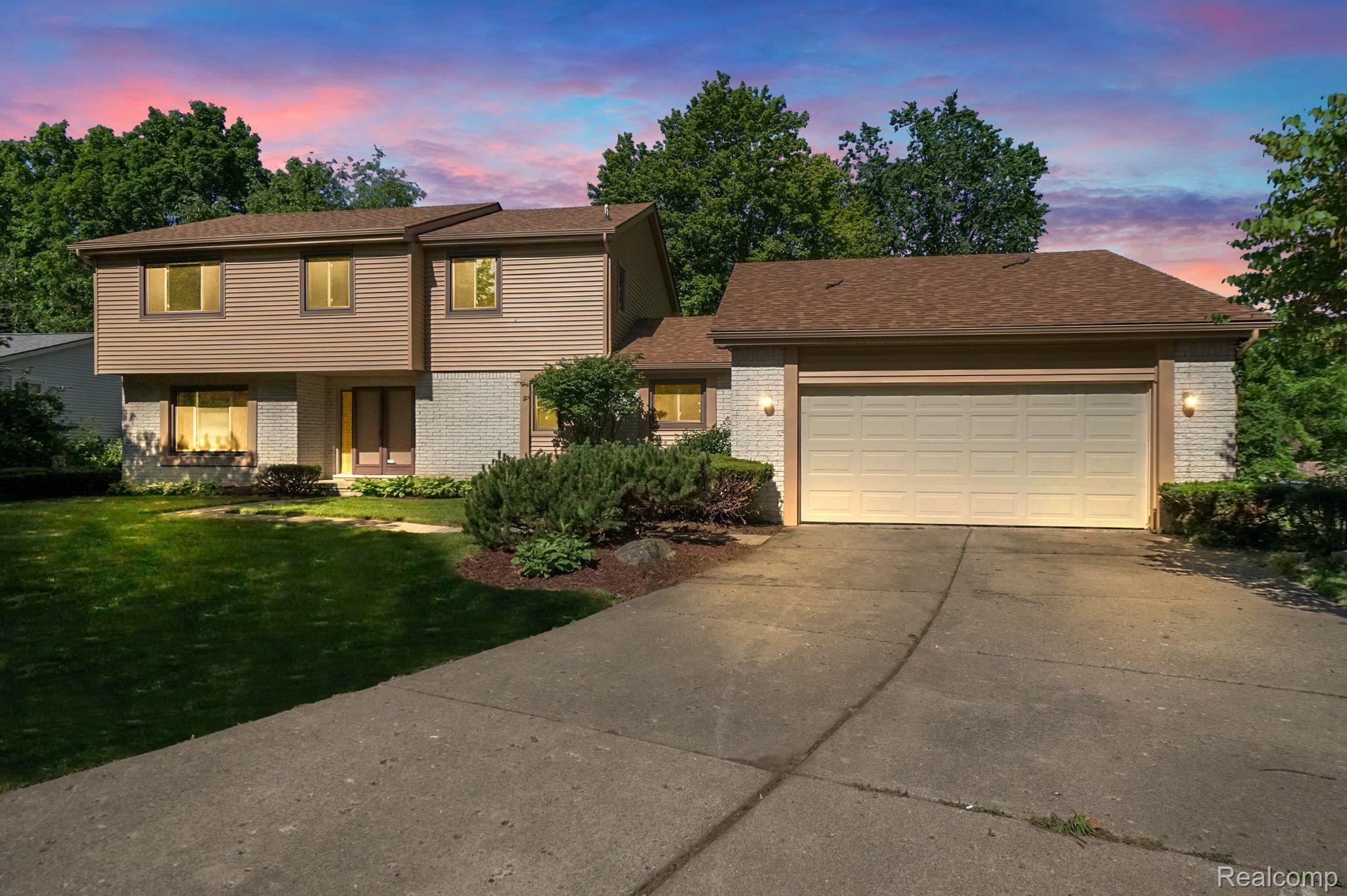 29595 Kings Pointe Court