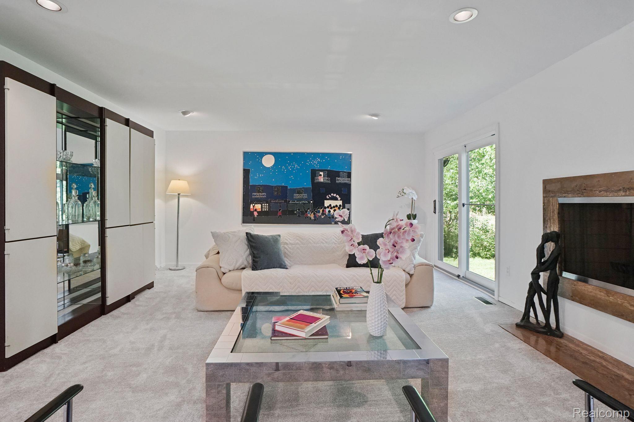 29595 Kings Pointe Court