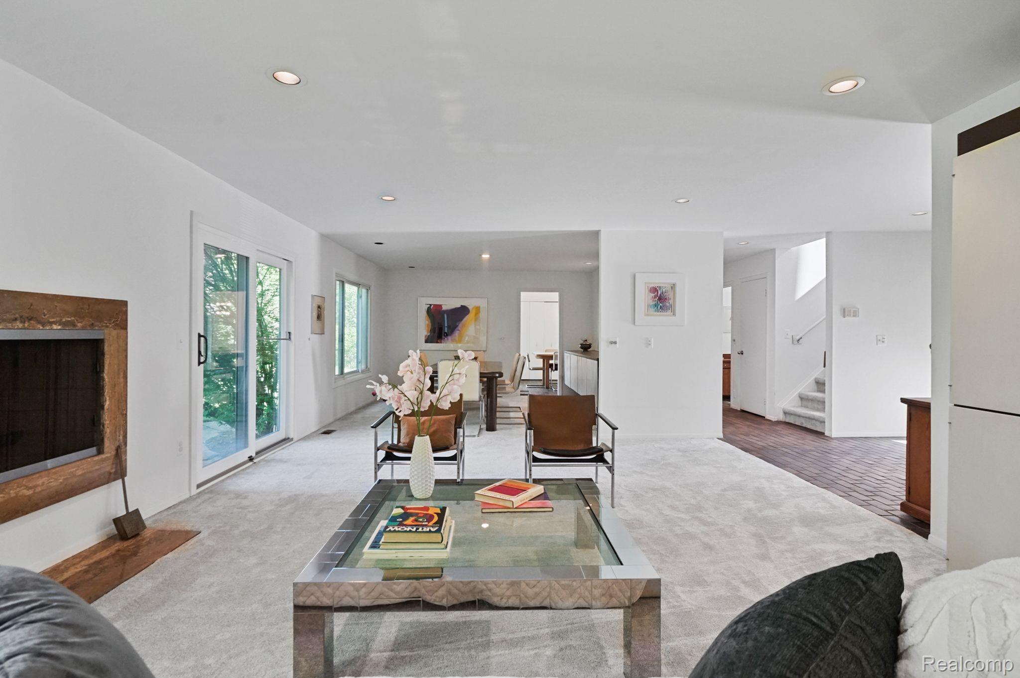 29595 Kings Pointe Court