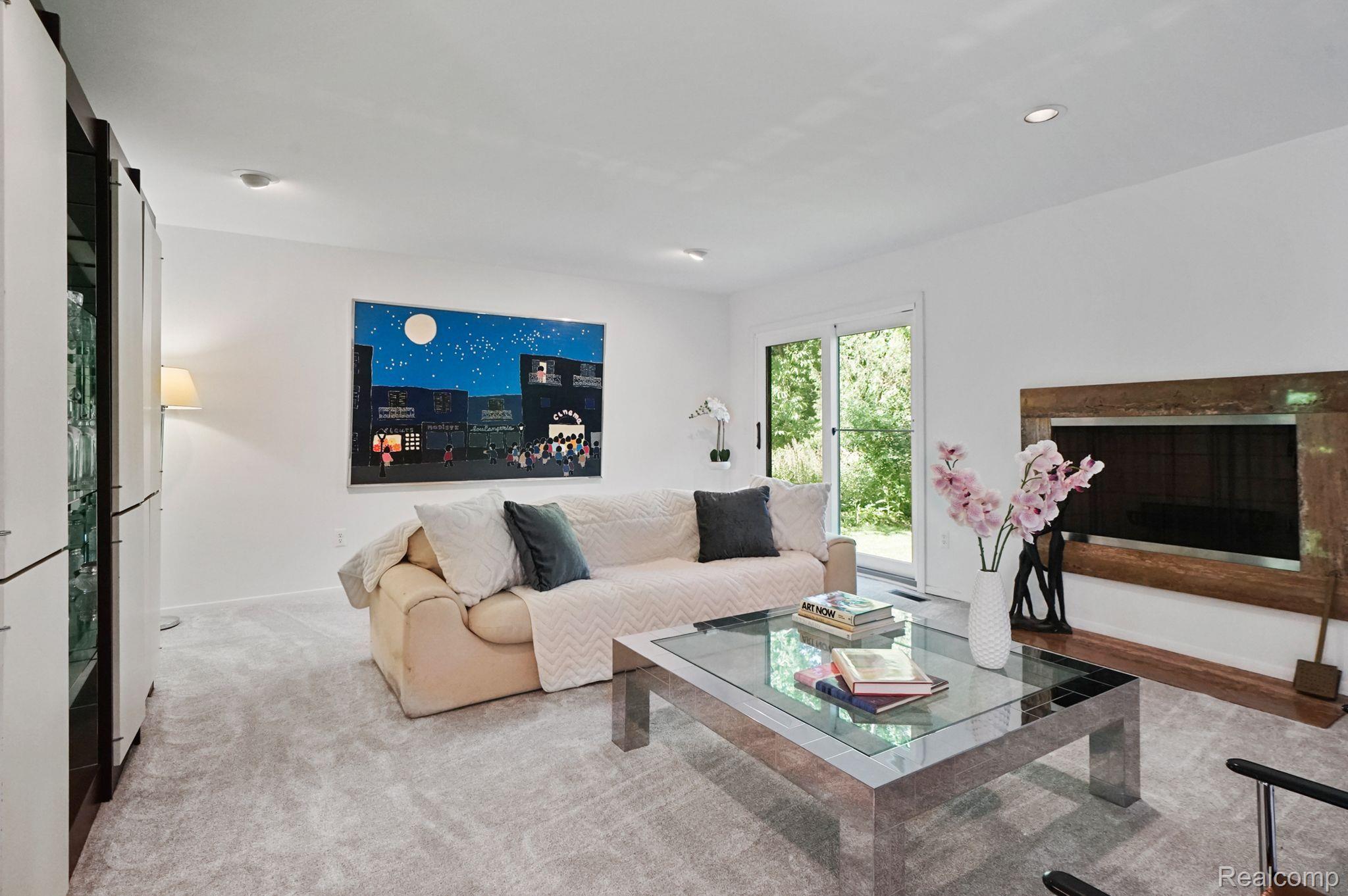 29595 Kings Pointe Court
