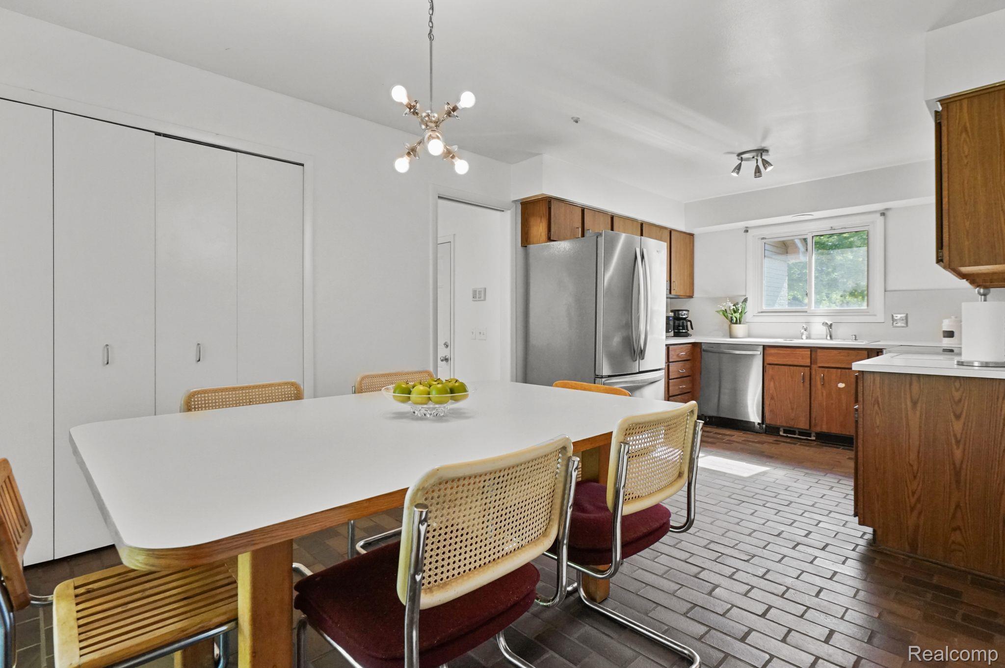 29595 Kings Pointe Court