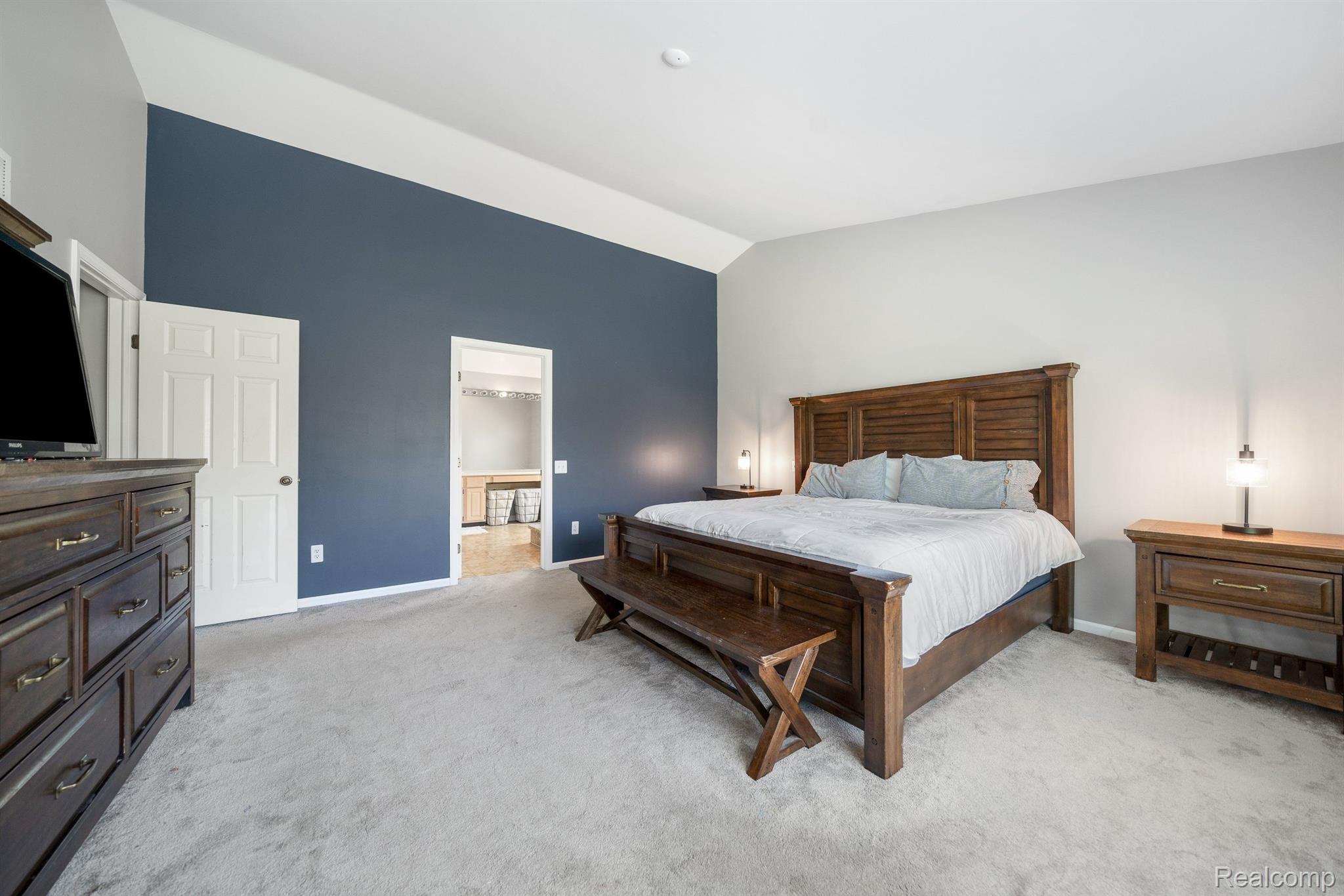 2372 MILLBROOK