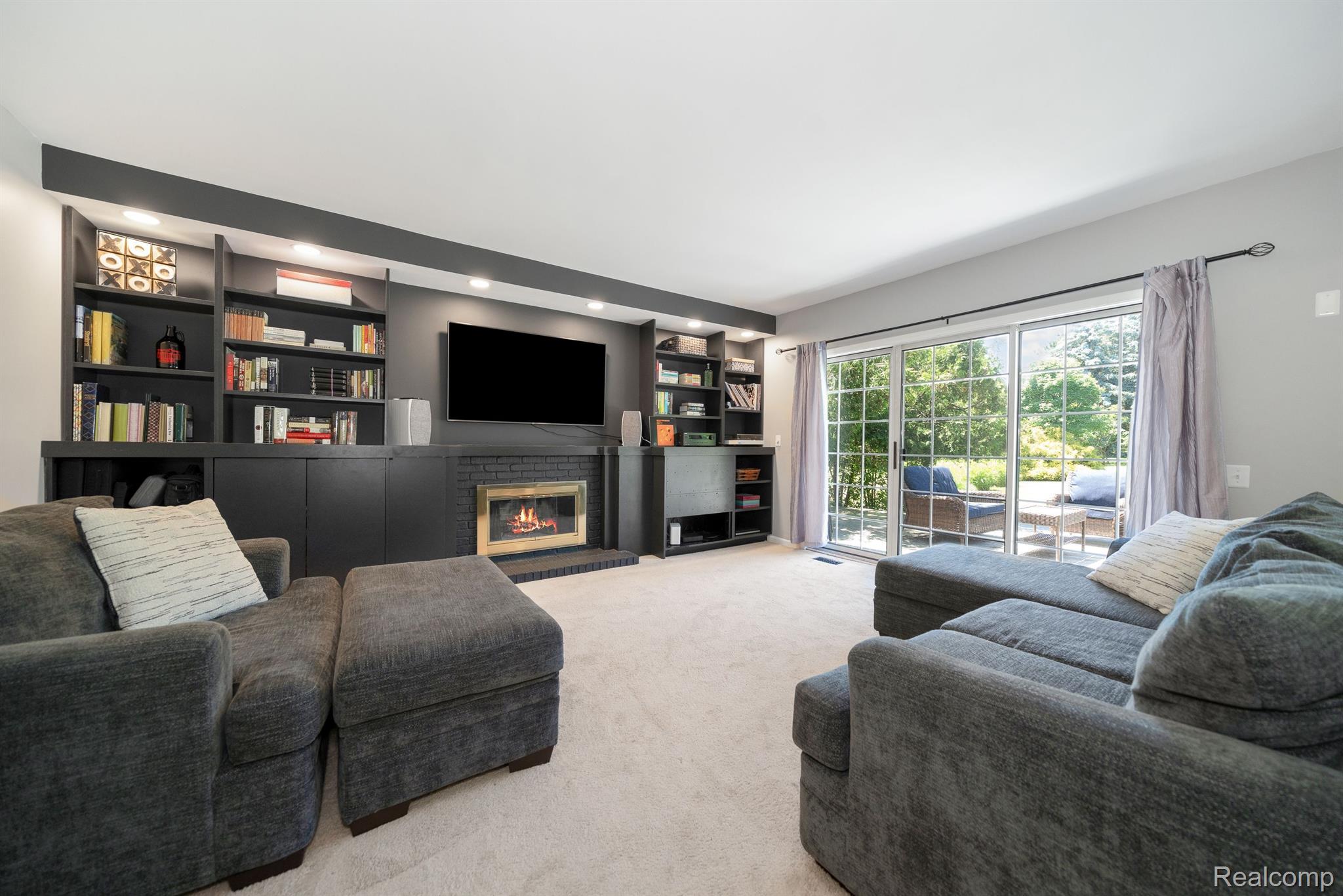 2372 MILLBROOK