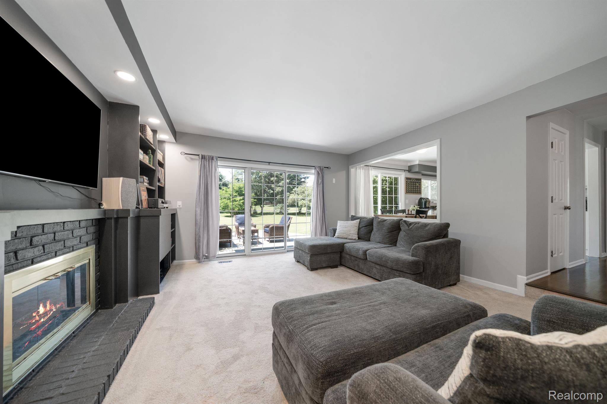 2372 MILLBROOK