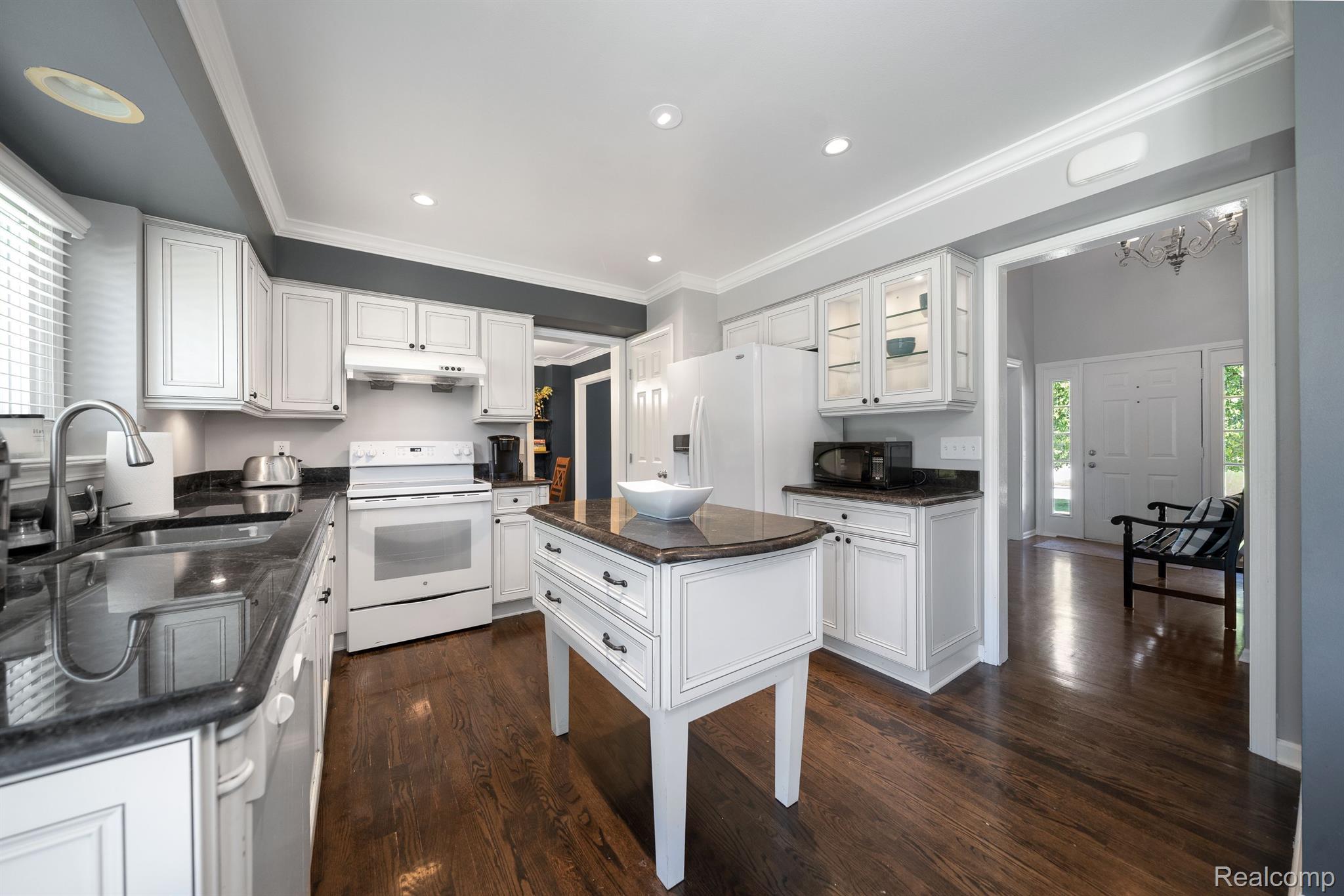 2372 MILLBROOK