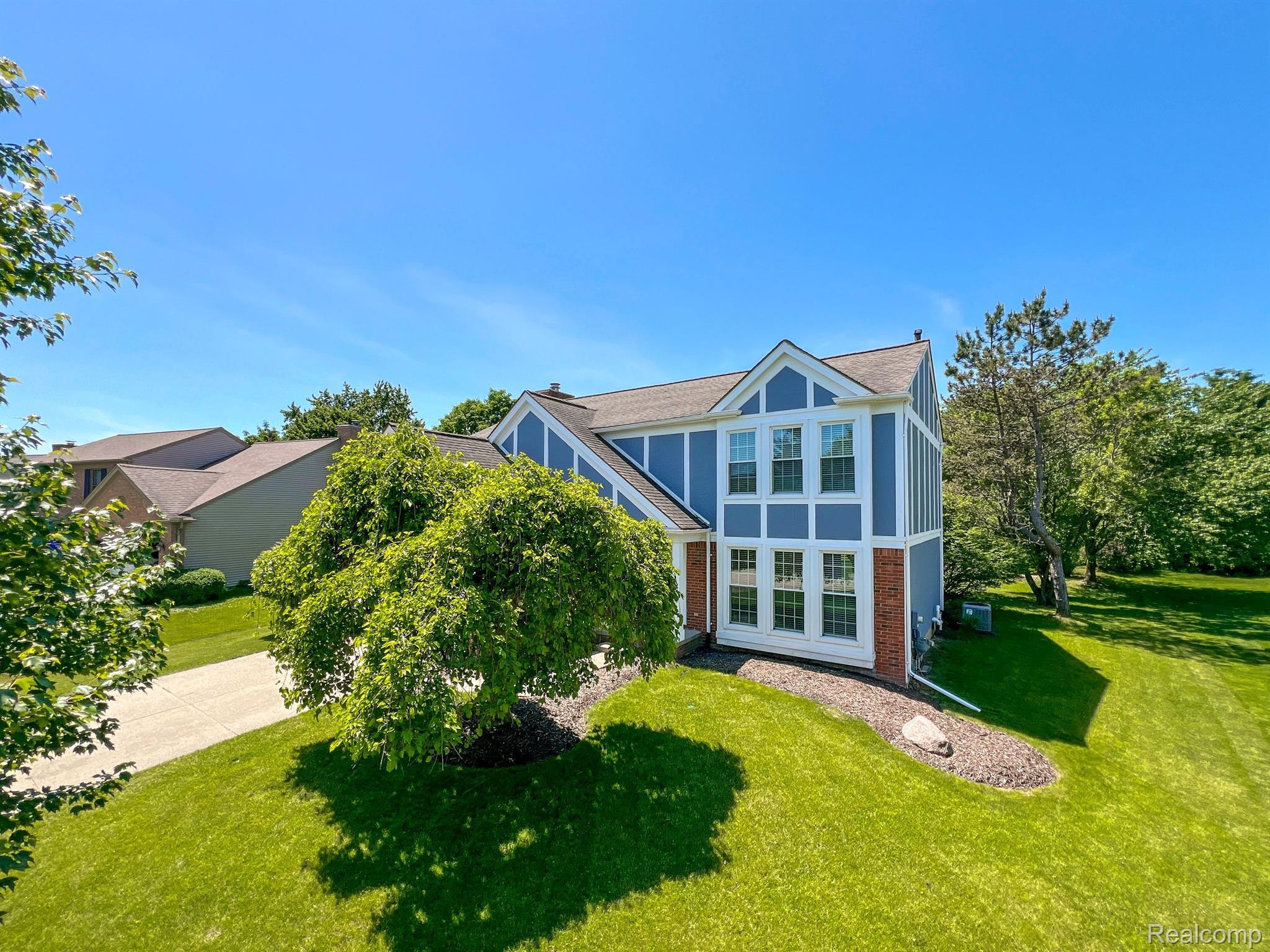 2372 MILLBROOK