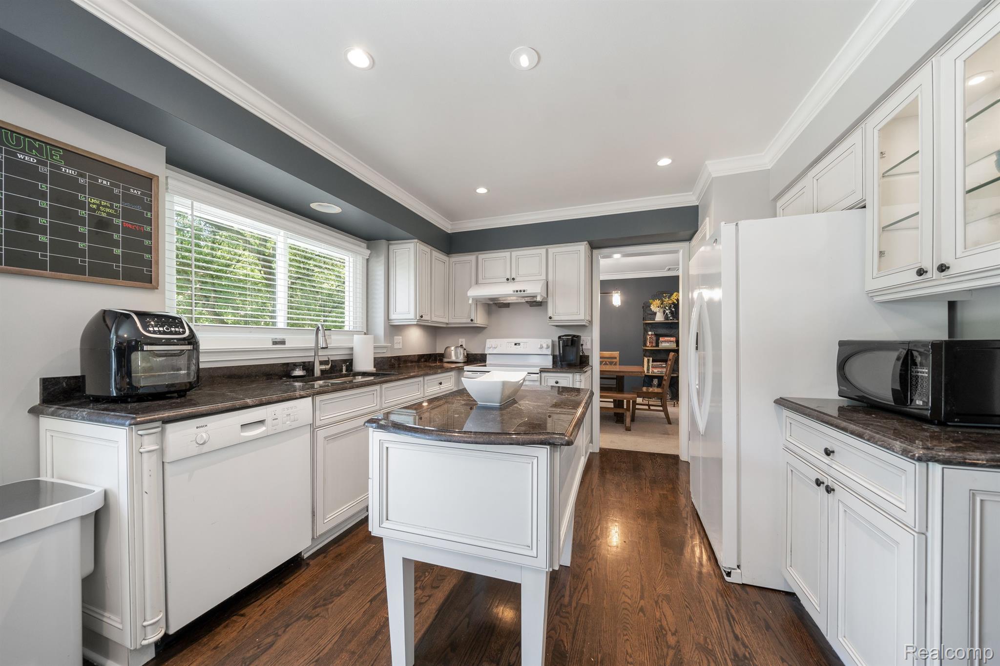 2372 MILLBROOK