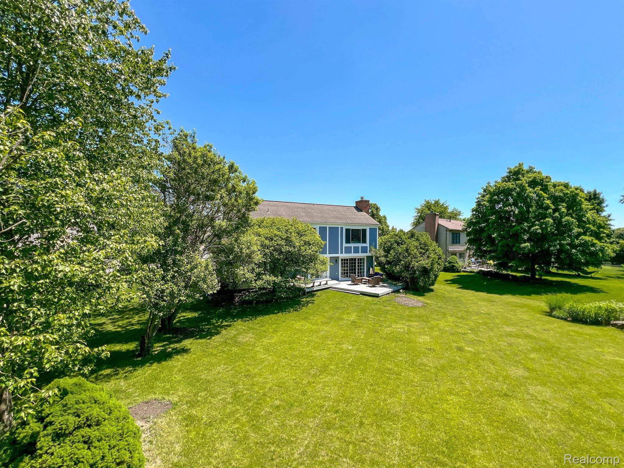 2372 MILLBROOK