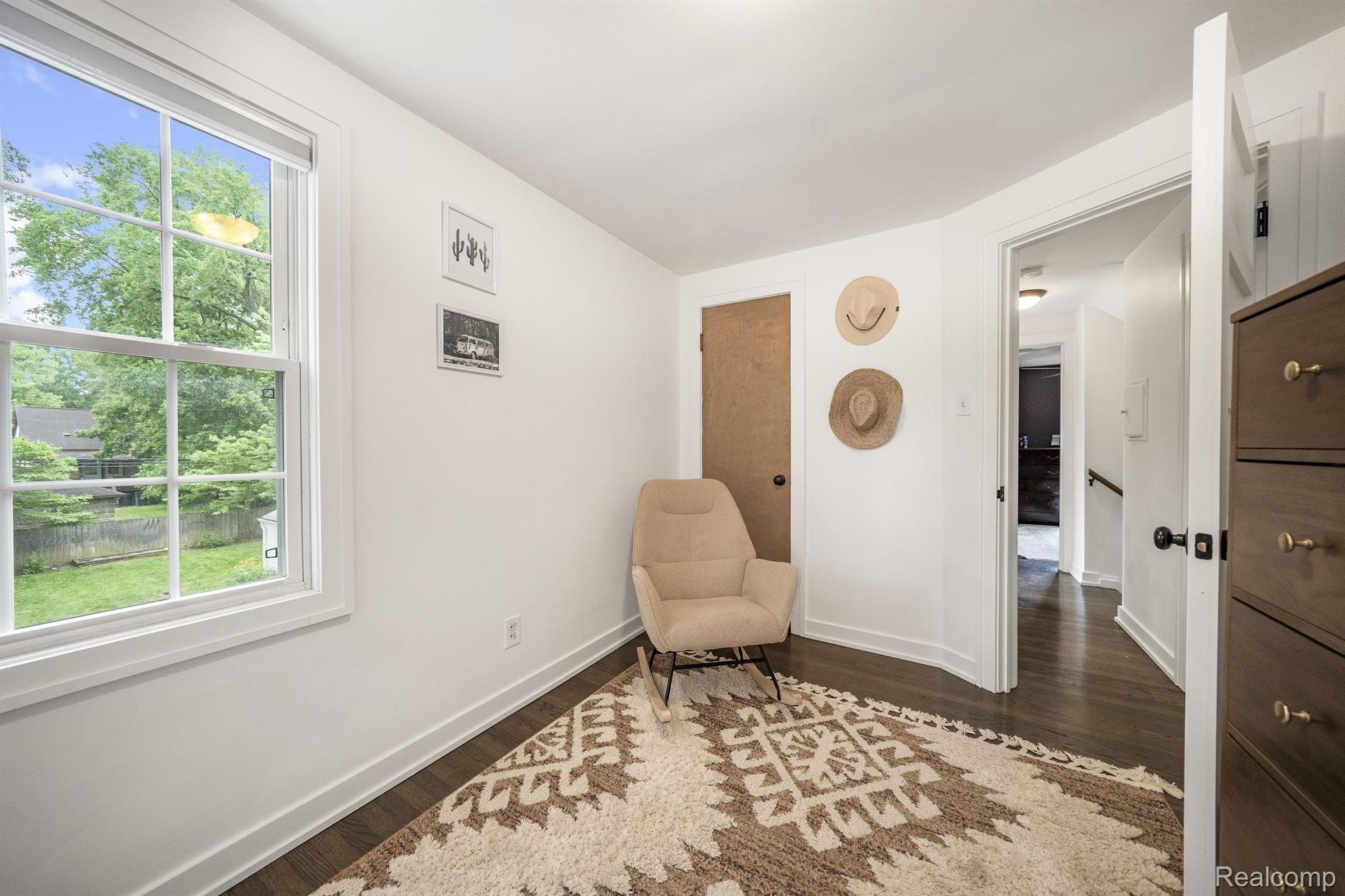 235 W LEWISTON Avenue