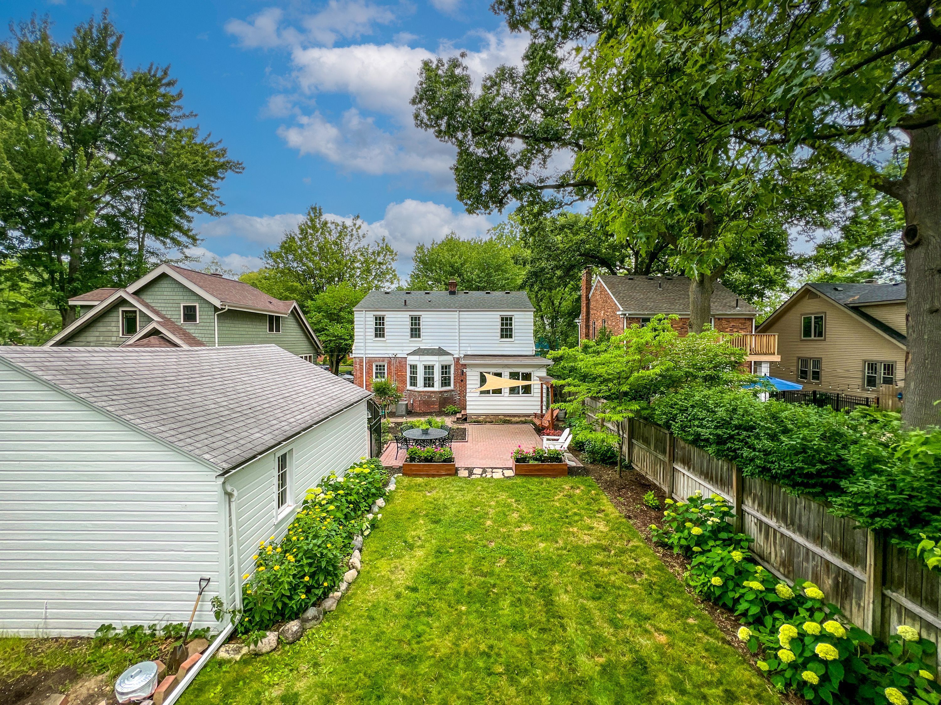 235 W LEWISTON Avenue