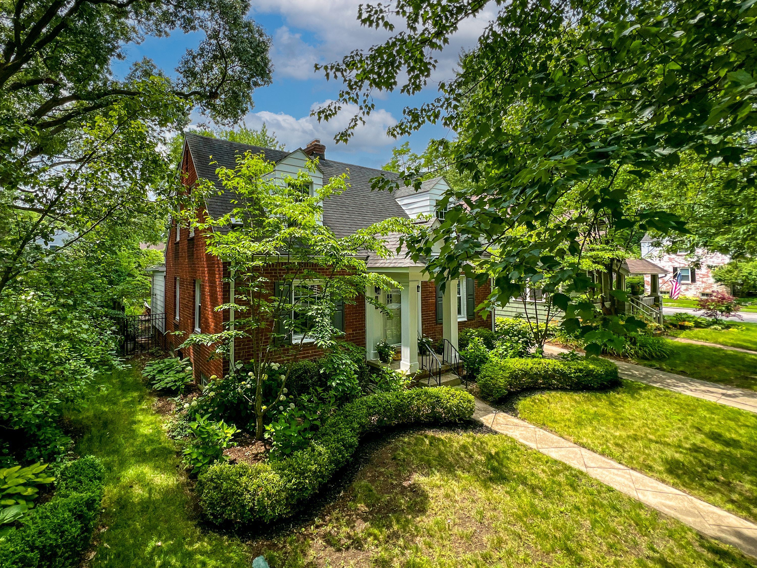 235 W LEWISTON Avenue