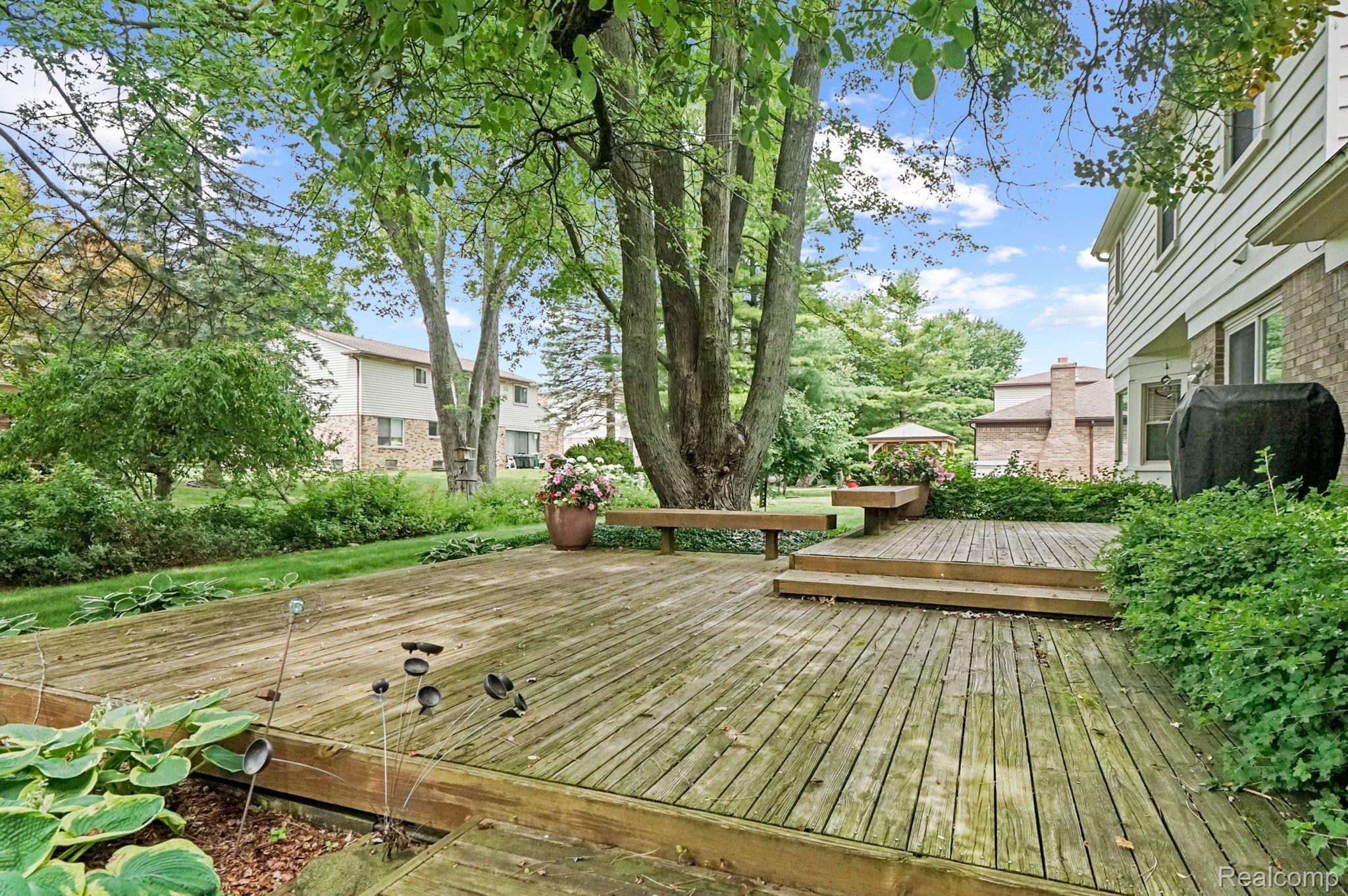 28911 LAKE PARK Drive