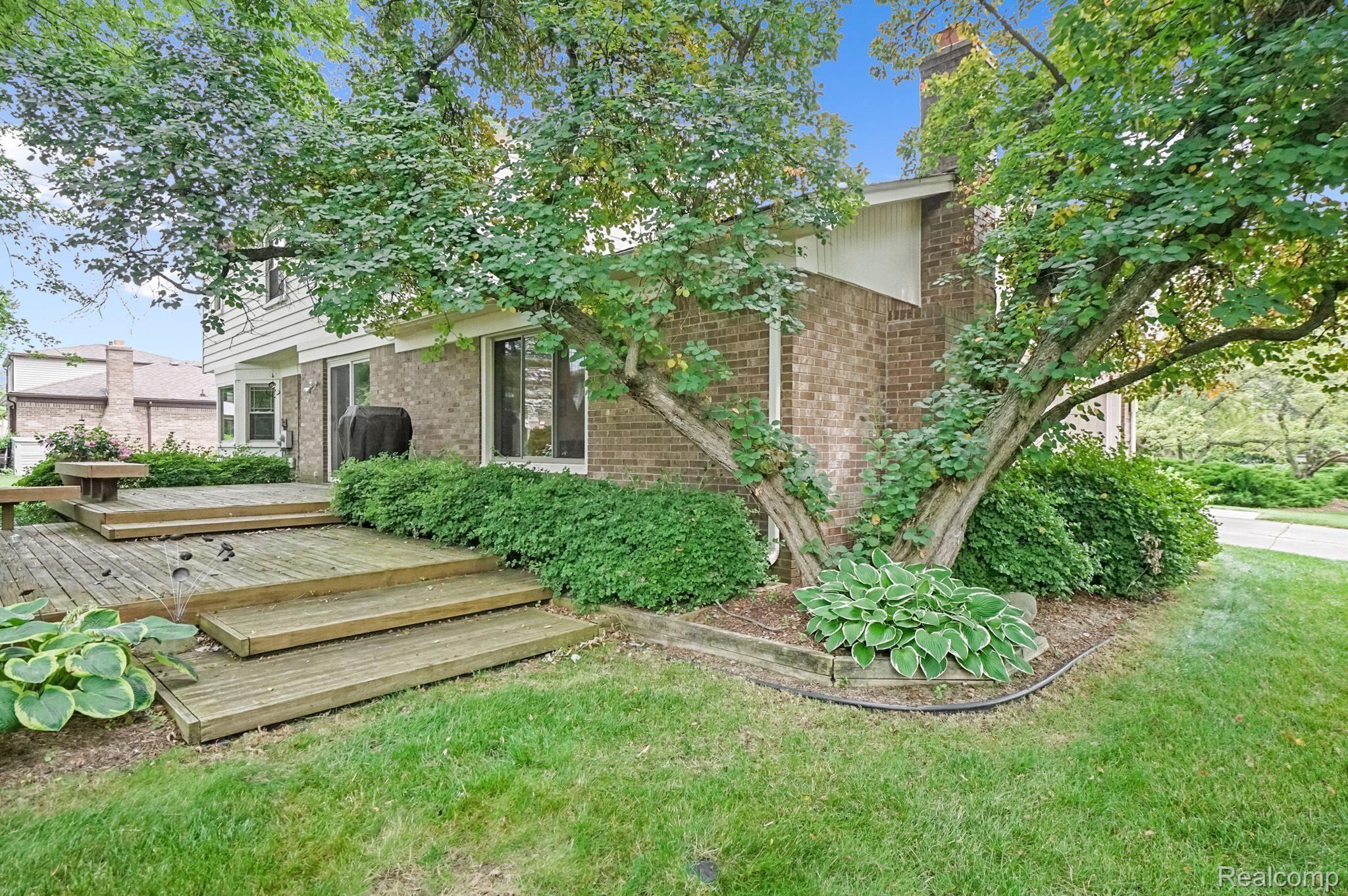 28911 LAKE PARK Drive