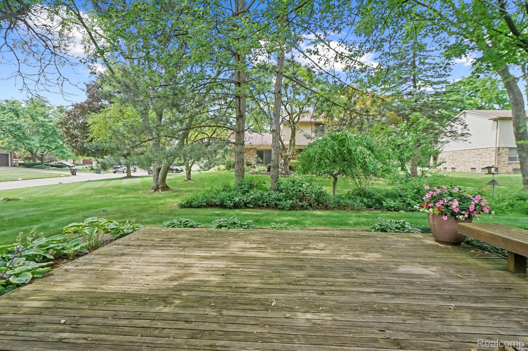 28911 LAKE PARK Drive