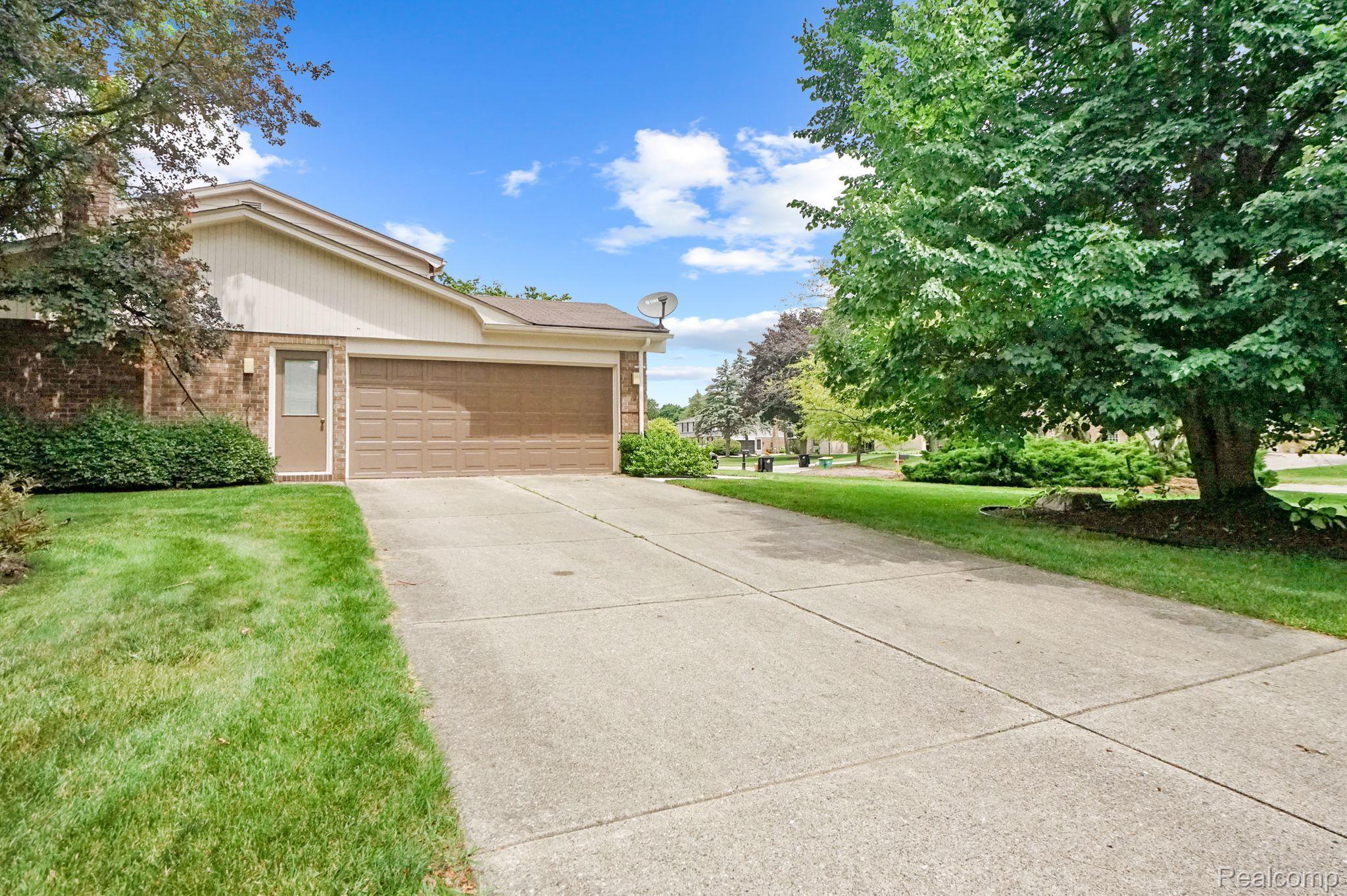 28911 LAKE PARK Drive