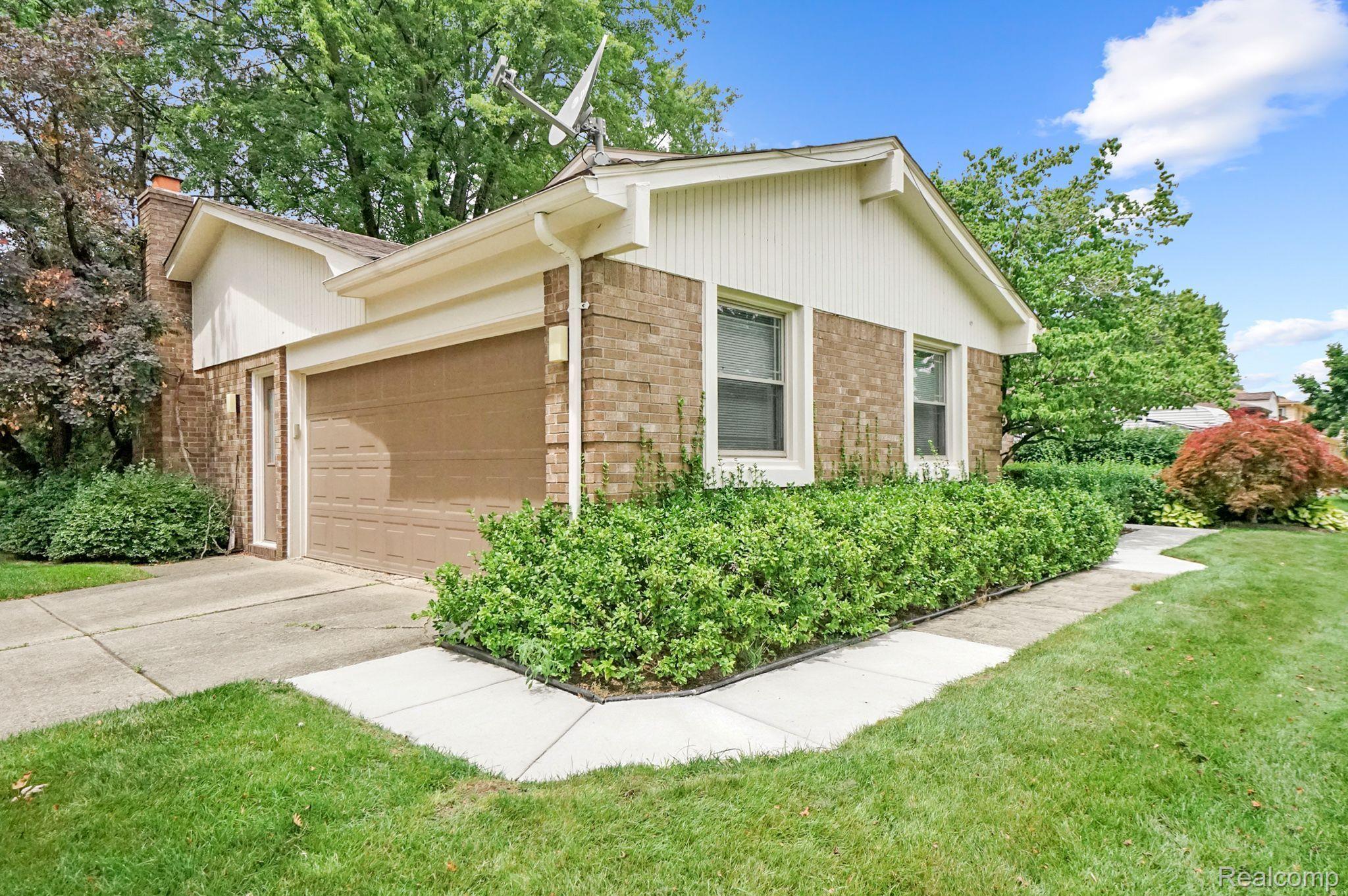 28911 LAKE PARK Drive