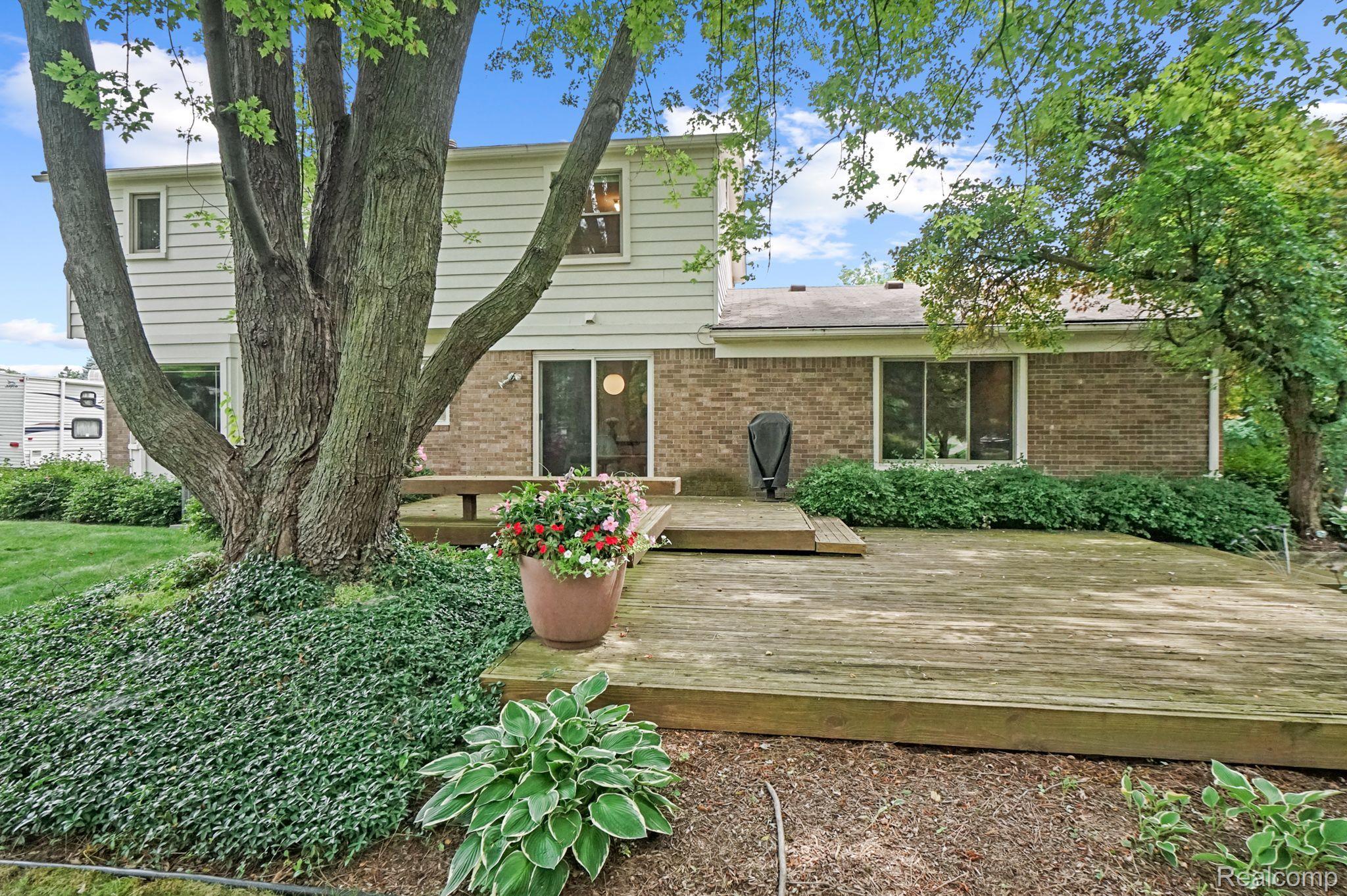 28911 LAKE PARK Drive