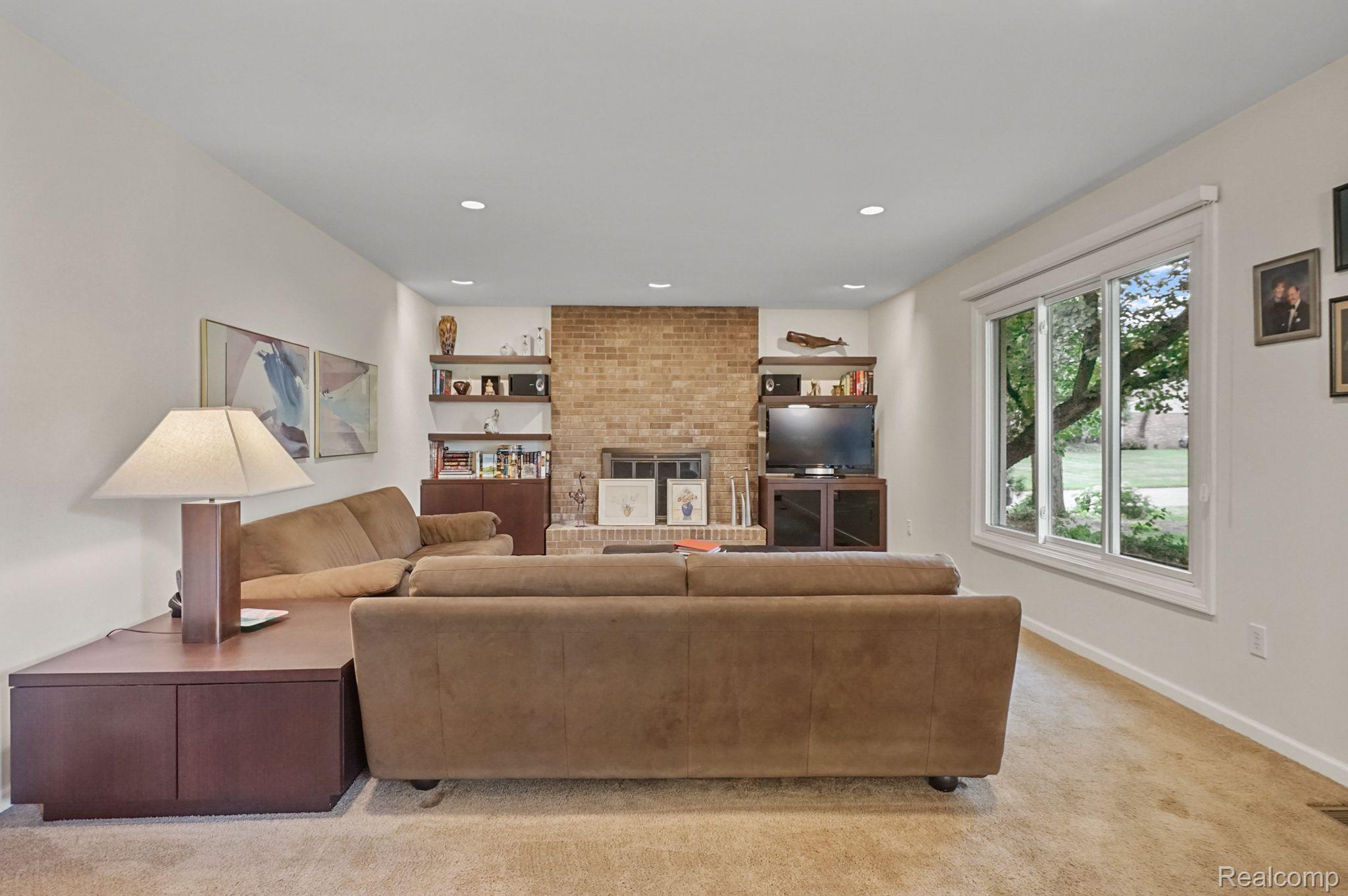 28911 LAKE PARK Drive
