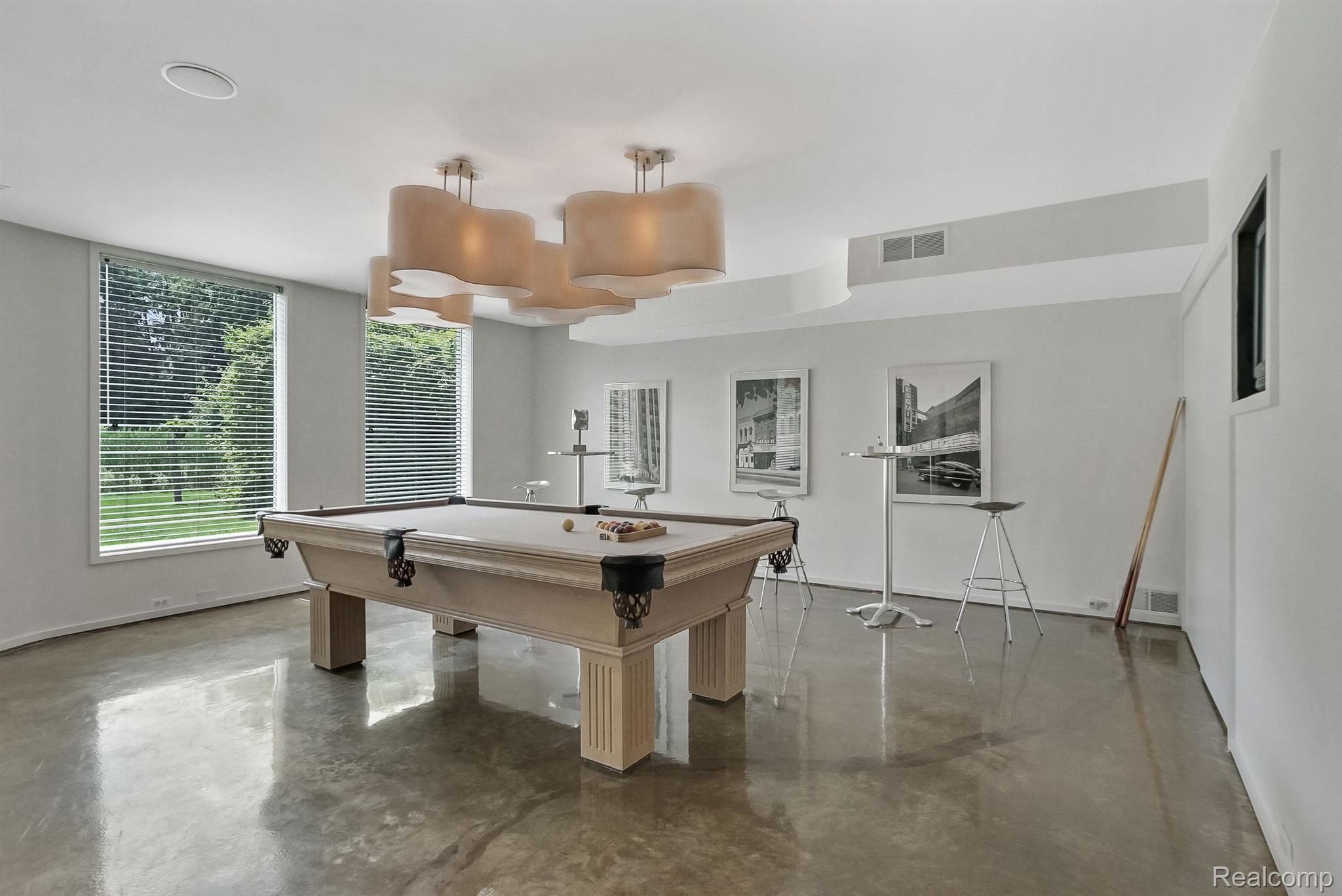 5330 WOODLANDS ESTATES Drive