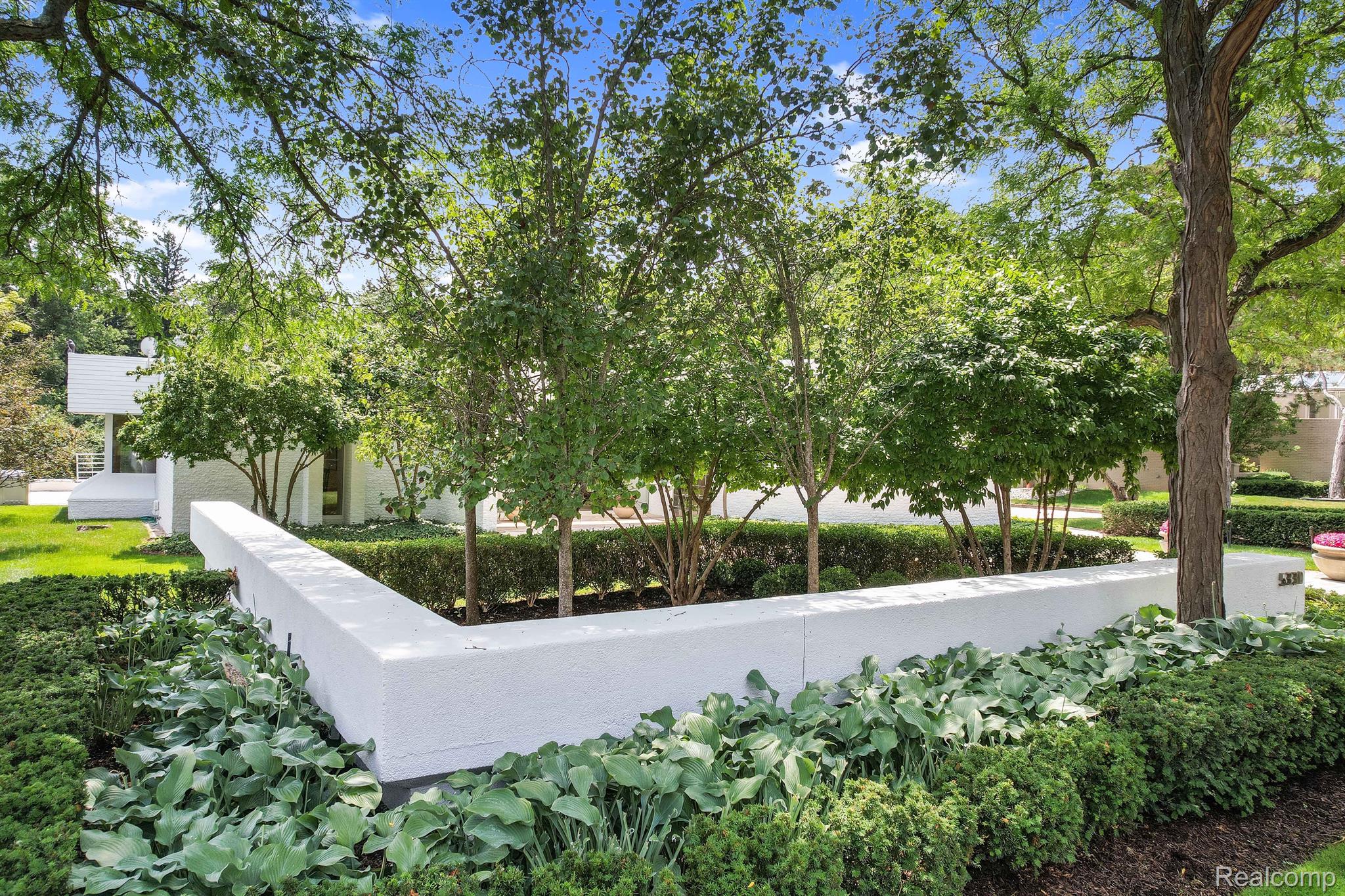 5330 WOODLANDS ESTATES Drive
