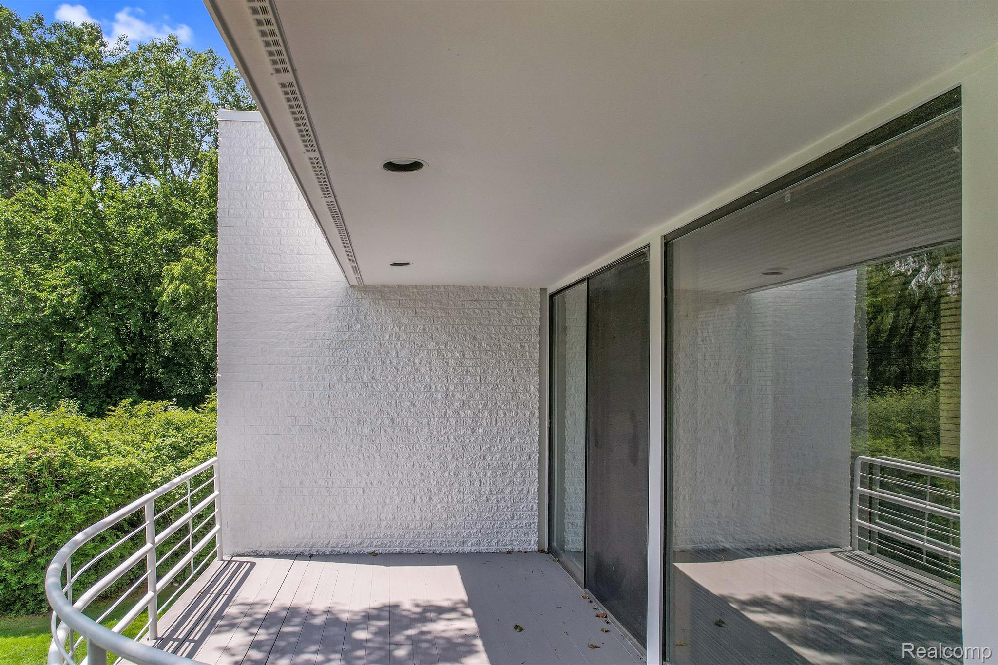 5330 WOODLANDS ESTATES Drive