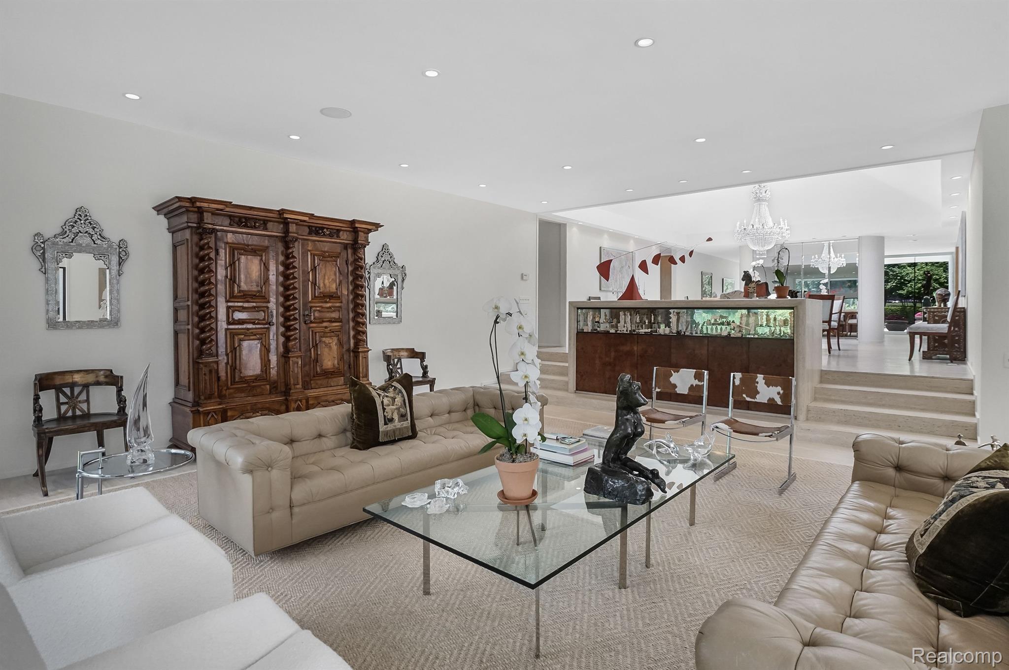 5330 WOODLANDS ESTATES Drive
