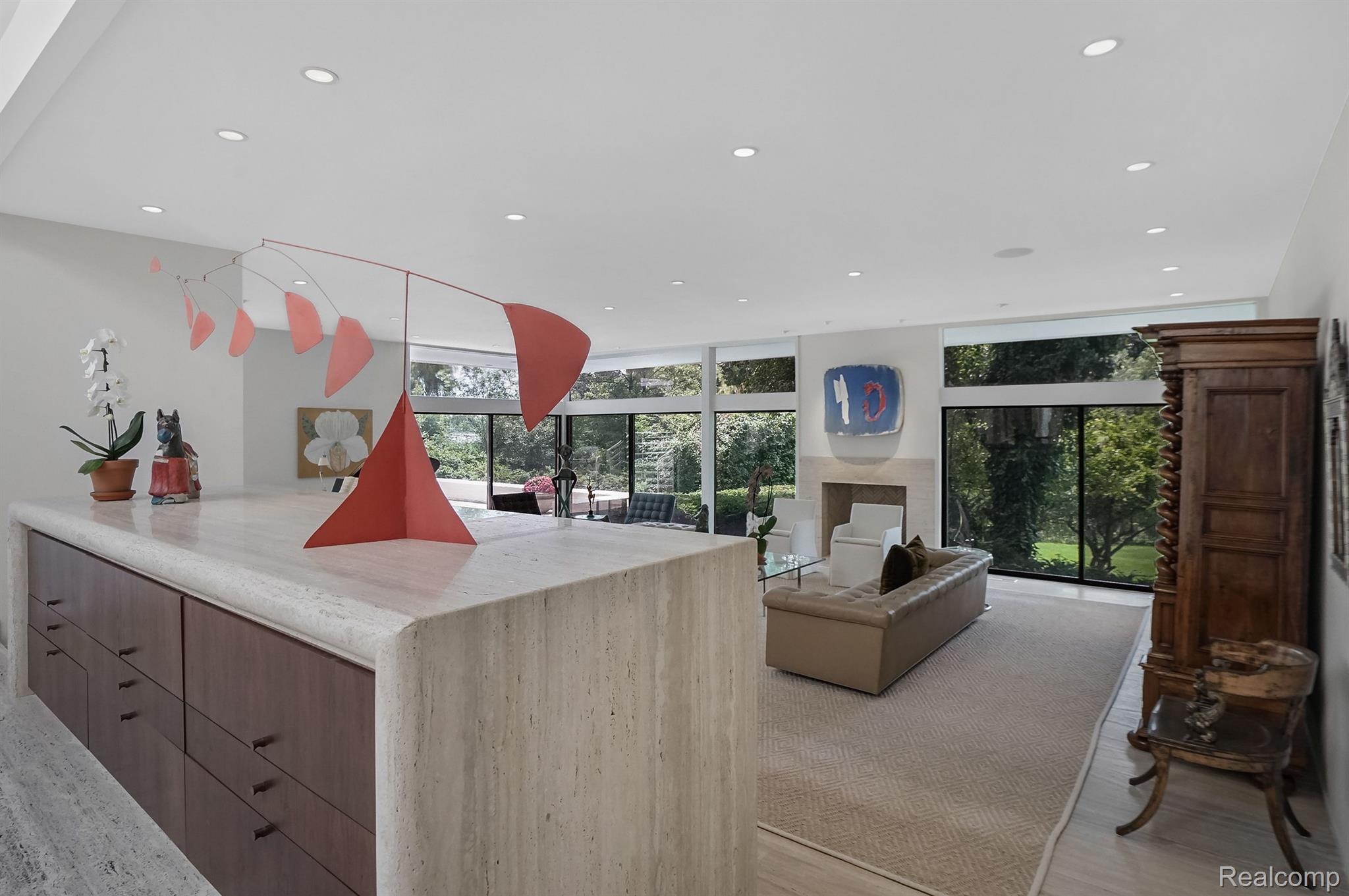 5330 WOODLANDS ESTATES Drive
