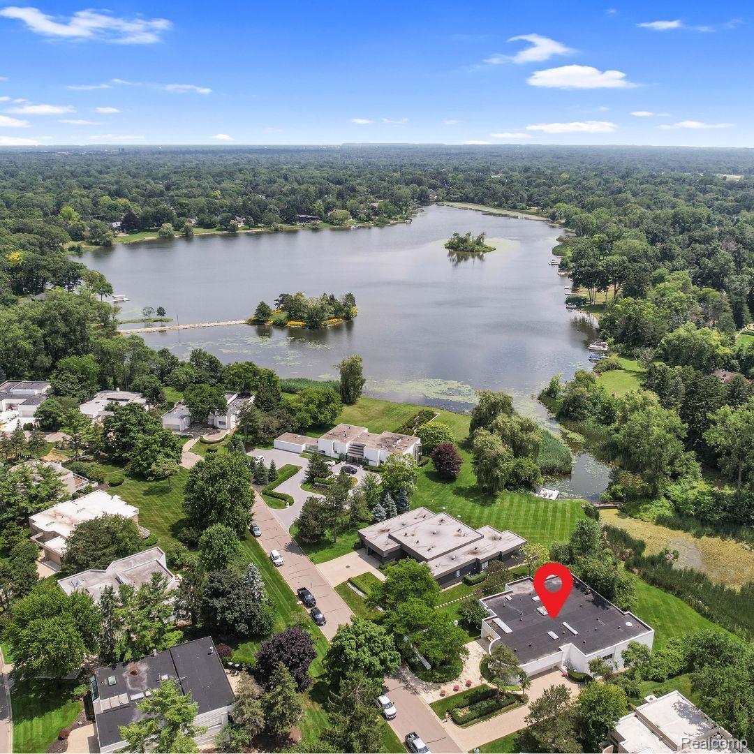 5330 WOODLANDS ESTATES Drive