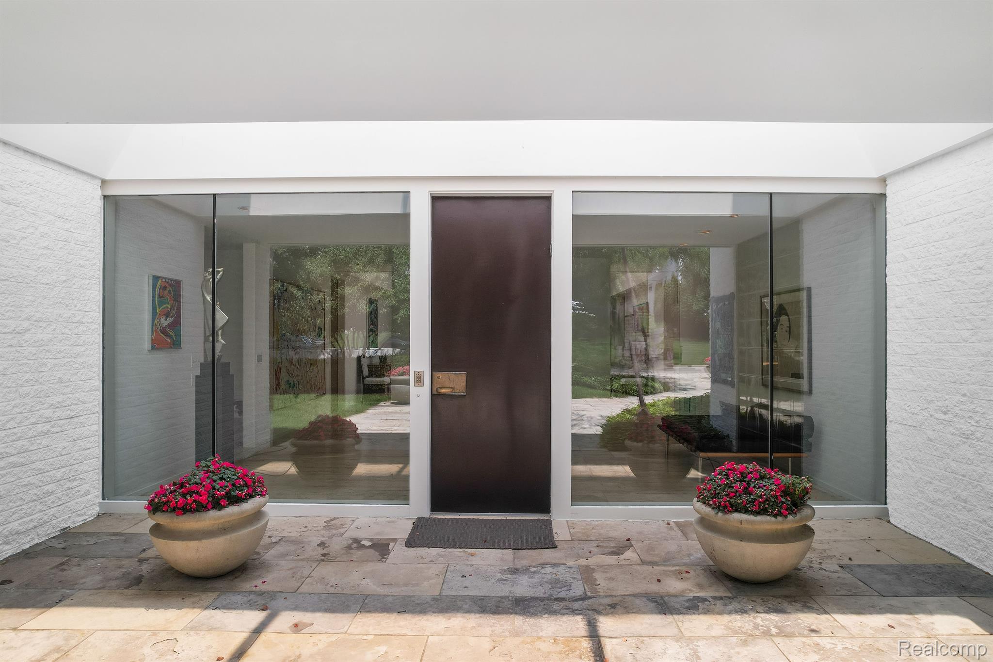 5330 WOODLANDS ESTATES Drive