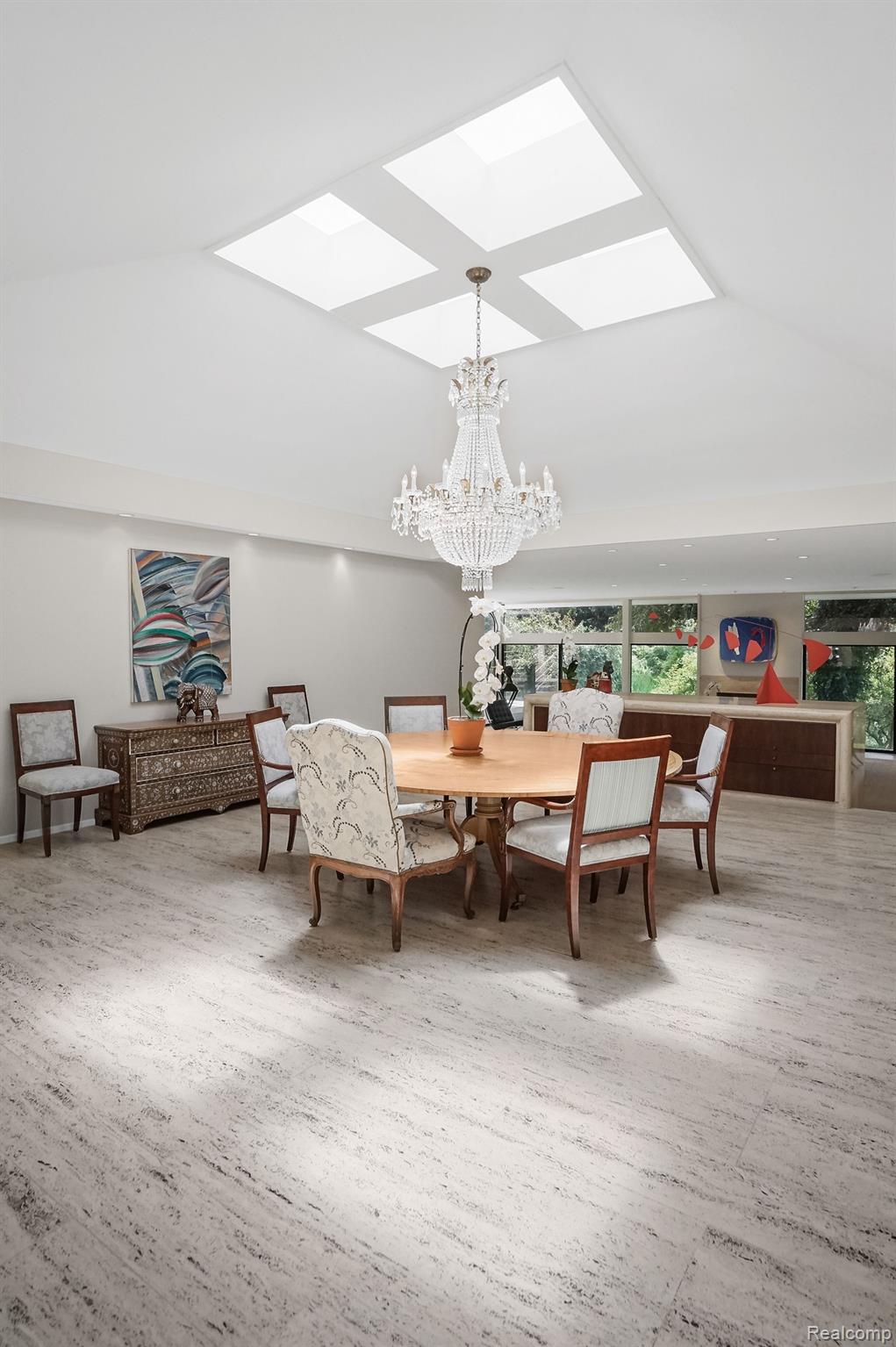 5330 WOODLANDS ESTATES Drive