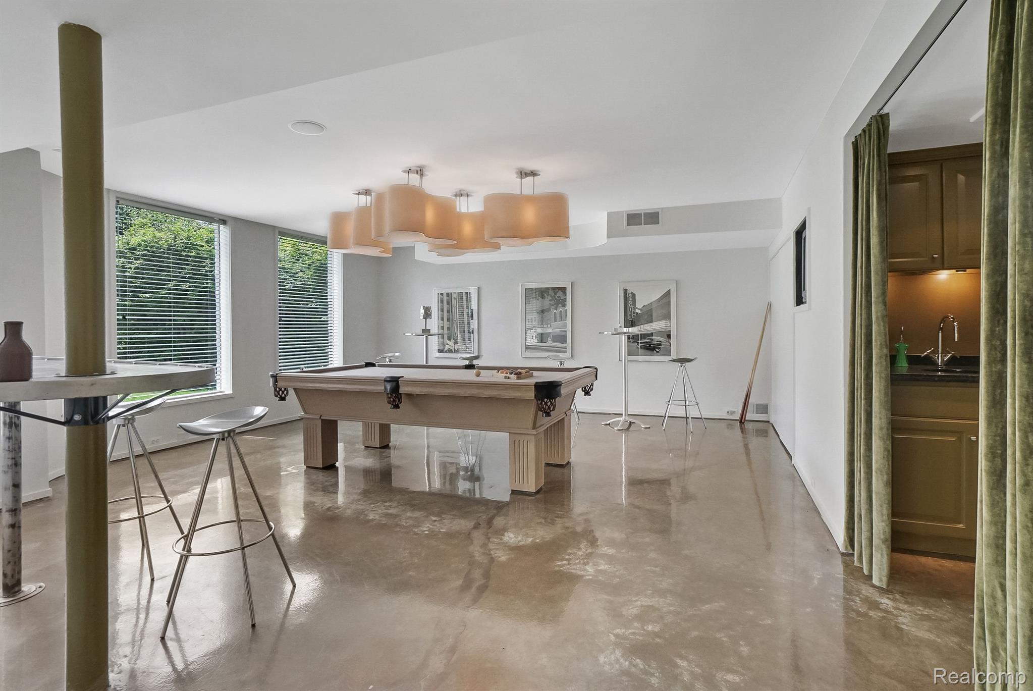 5330 WOODLANDS ESTATES Drive
