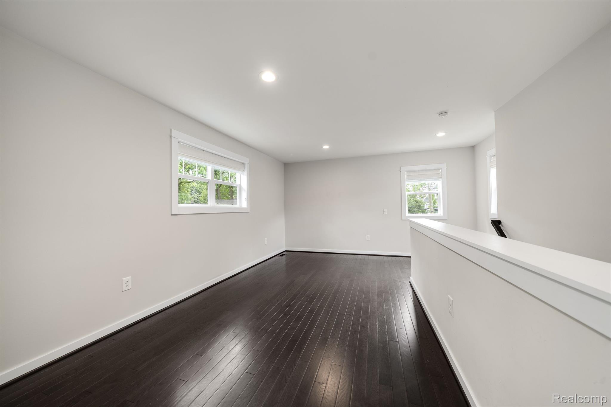 821 MAXWELL Avenue