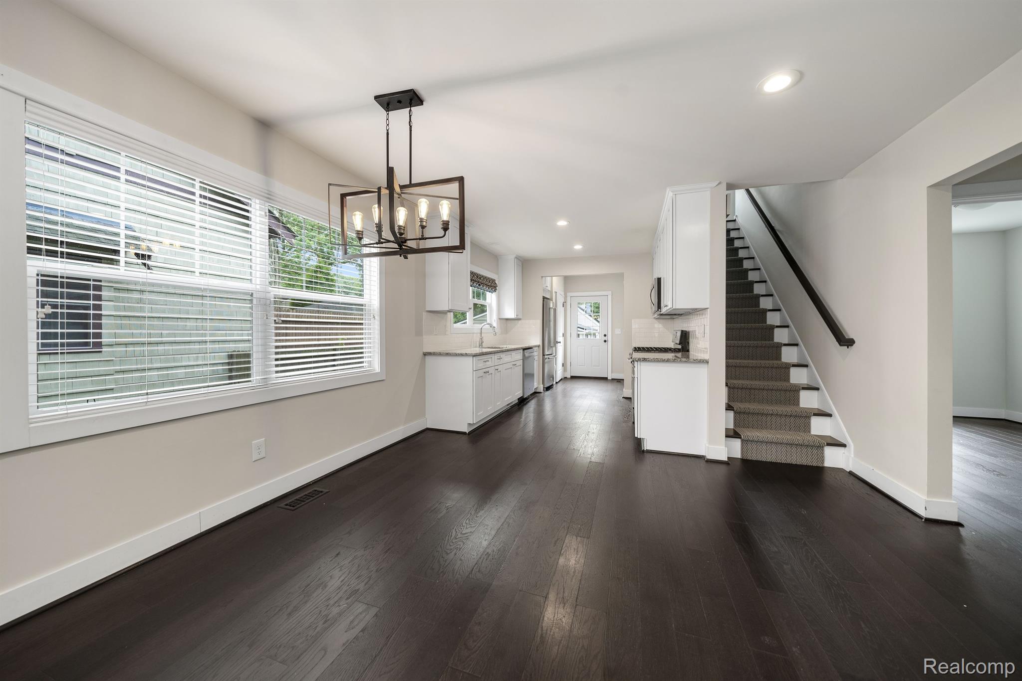 821 MAXWELL Avenue