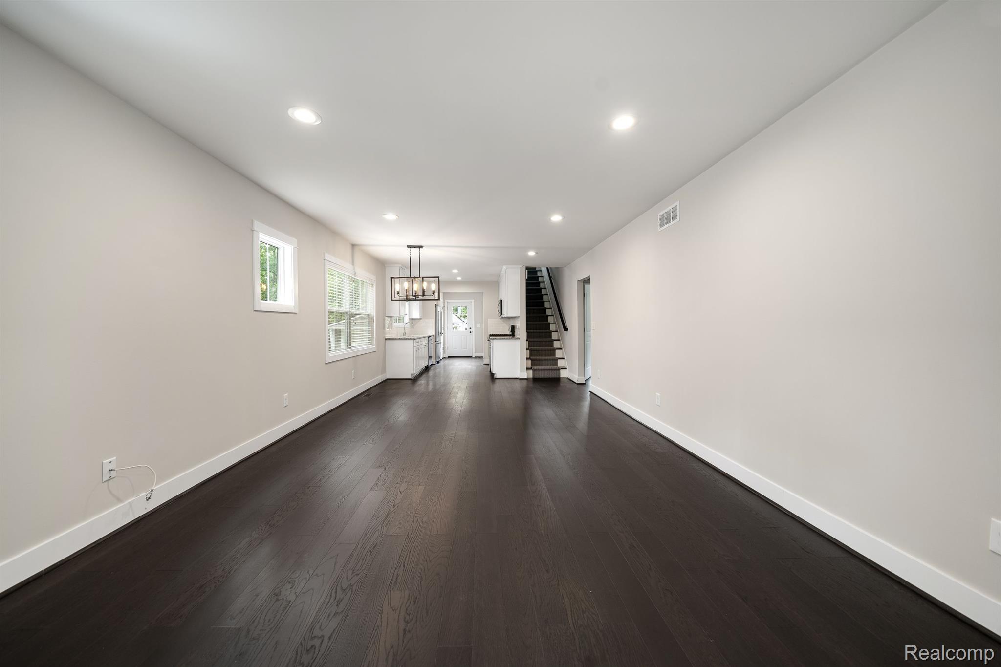 821 MAXWELL Avenue