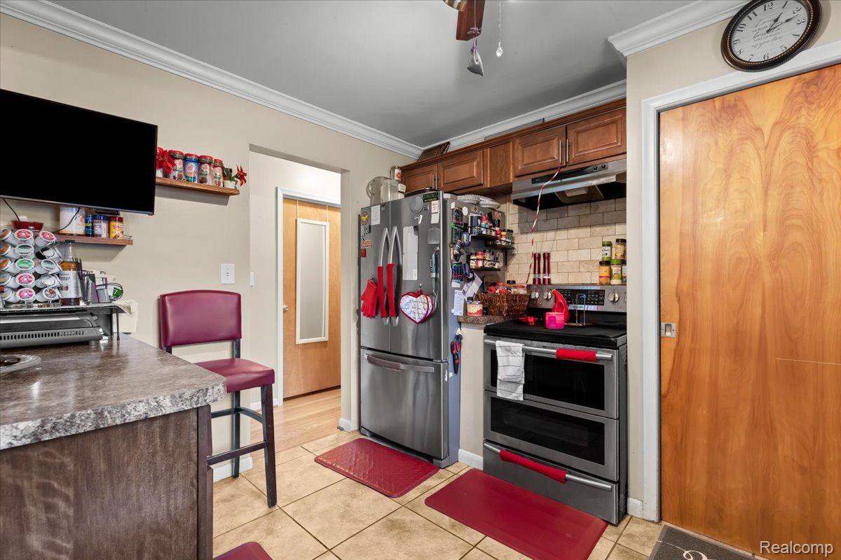 24935 S SYLBERT Drive