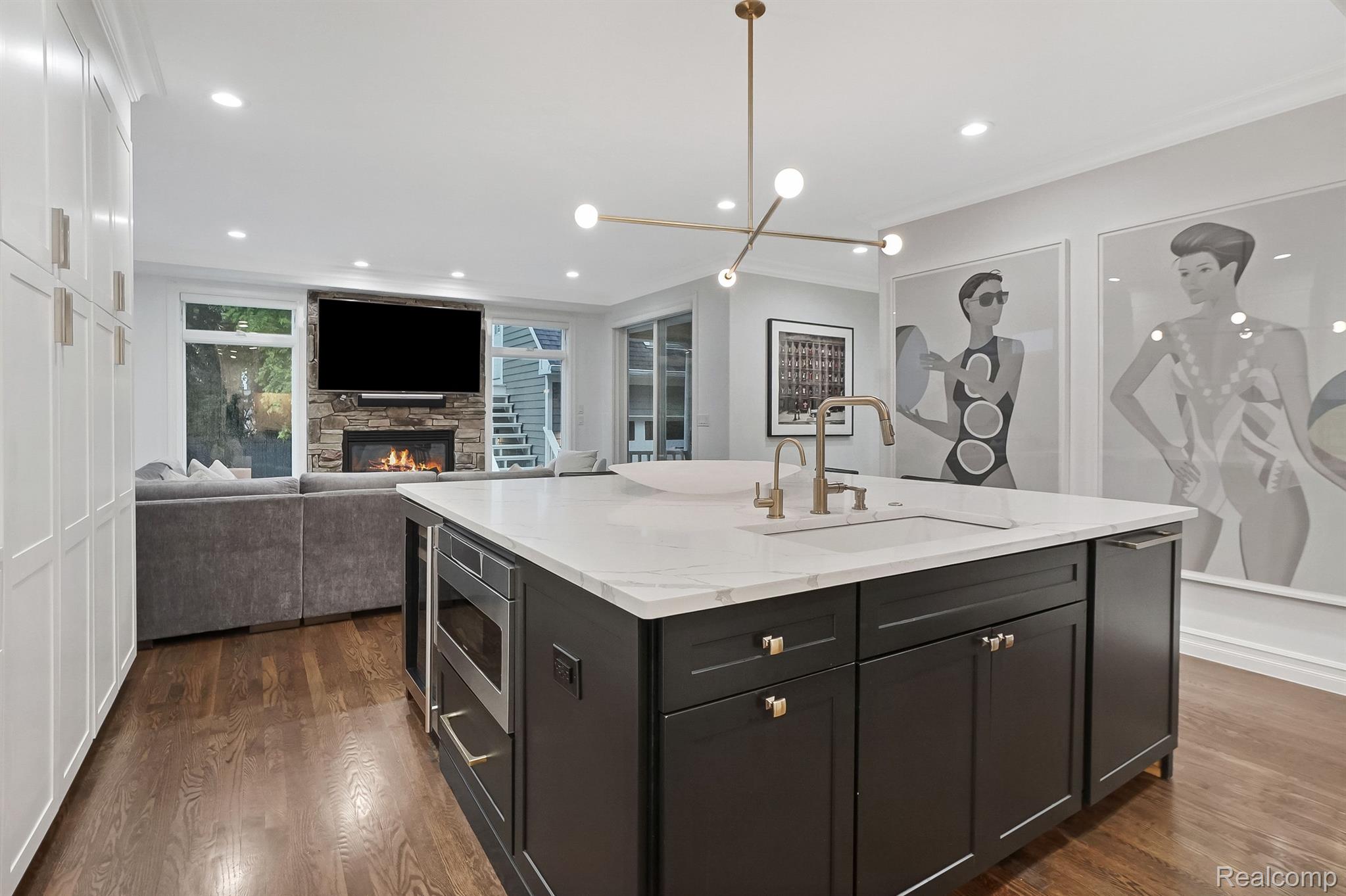 587 Stanley Boulevard