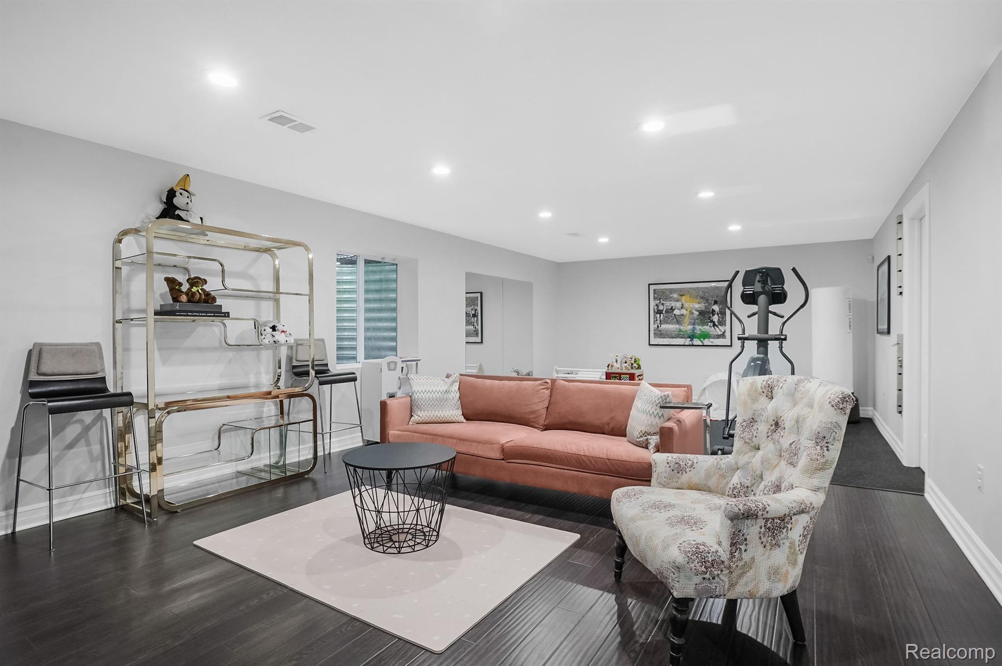 587 Stanley Boulevard