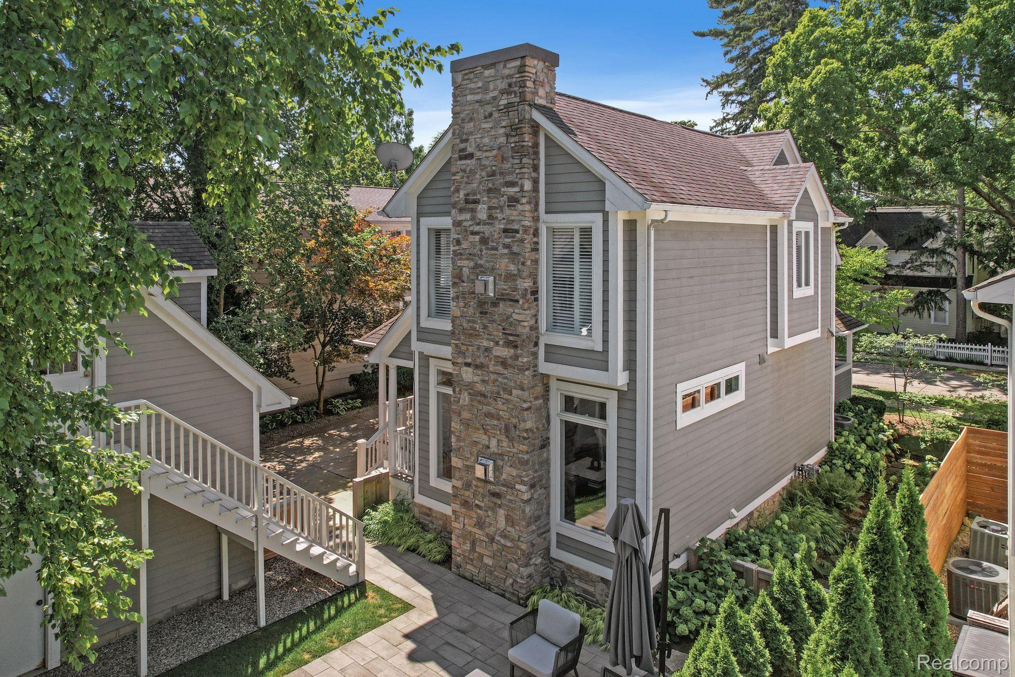 587 Stanley Boulevard