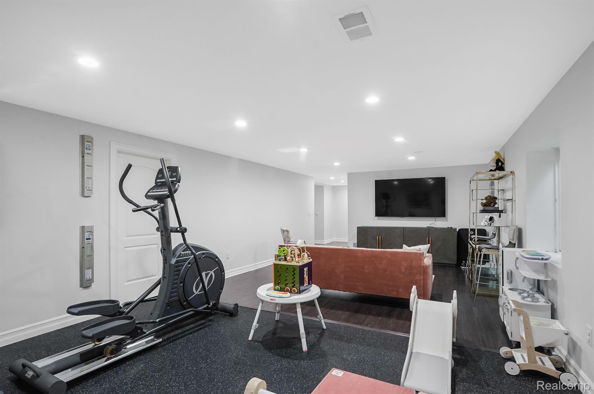 587 Stanley Boulevard