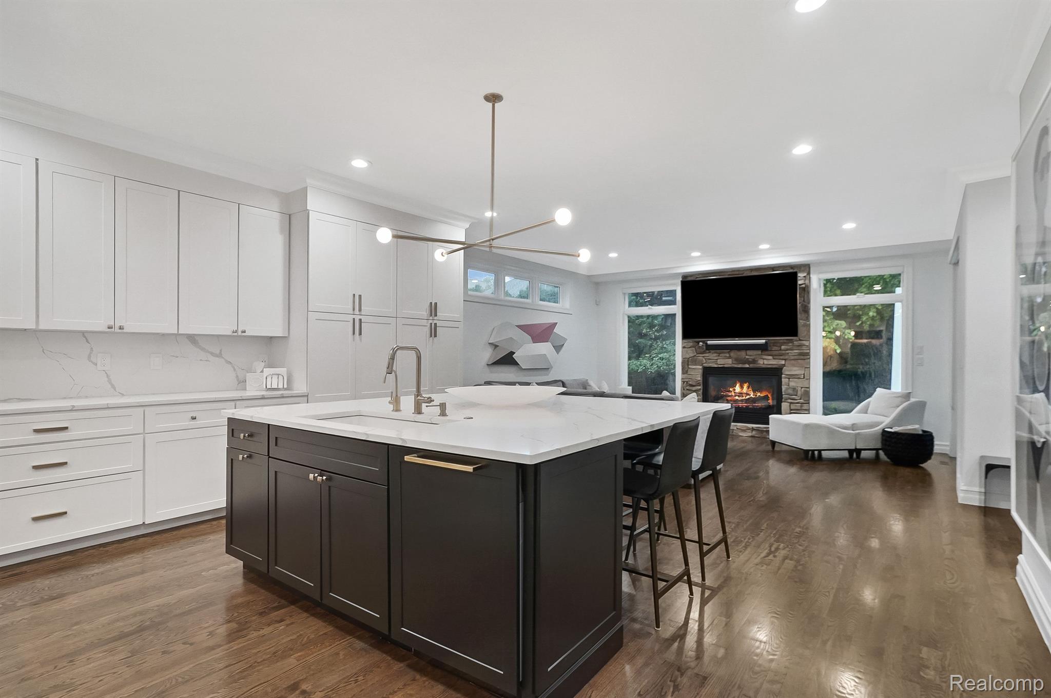 587 Stanley Boulevard