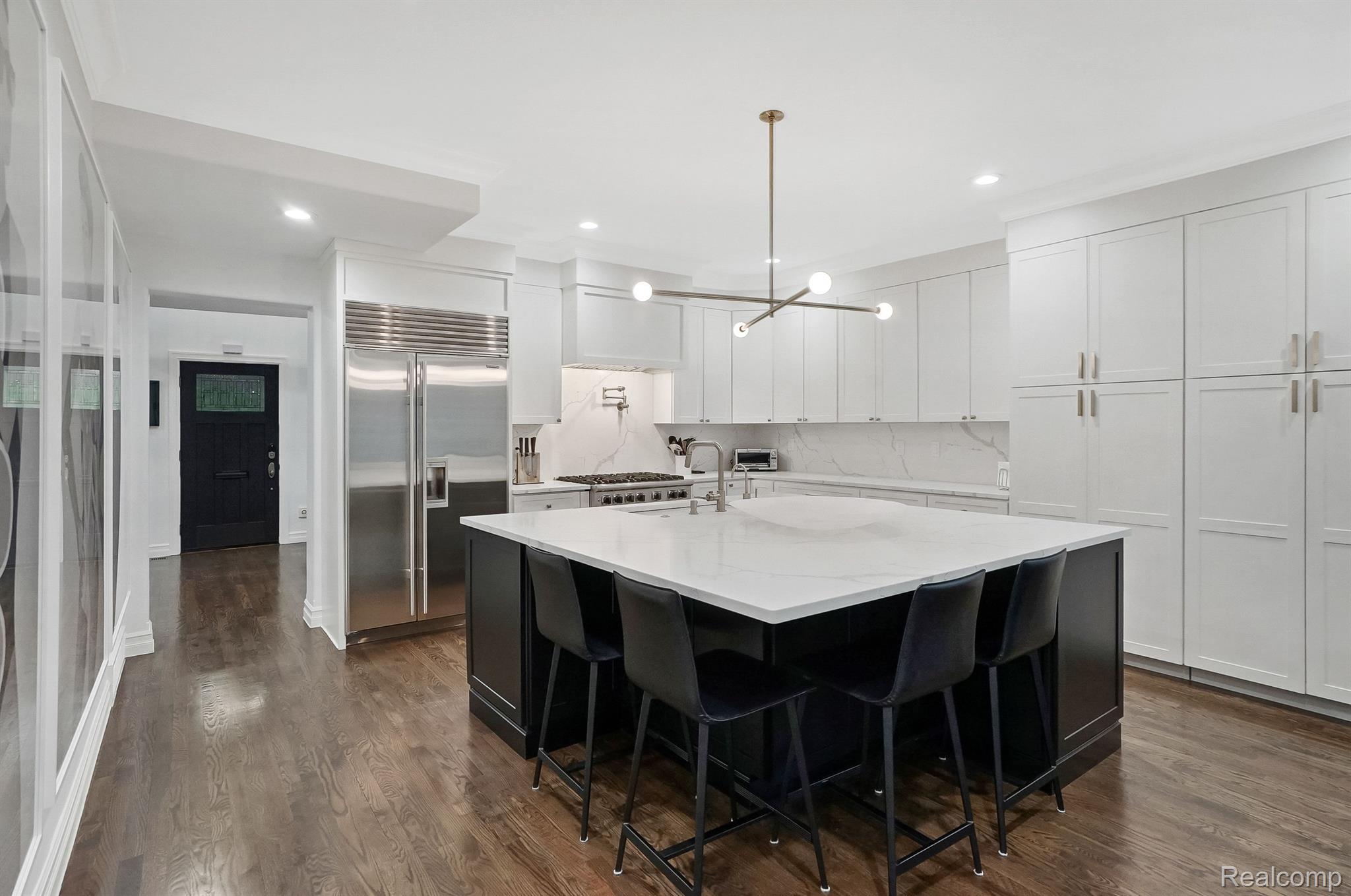 587 Stanley Boulevard