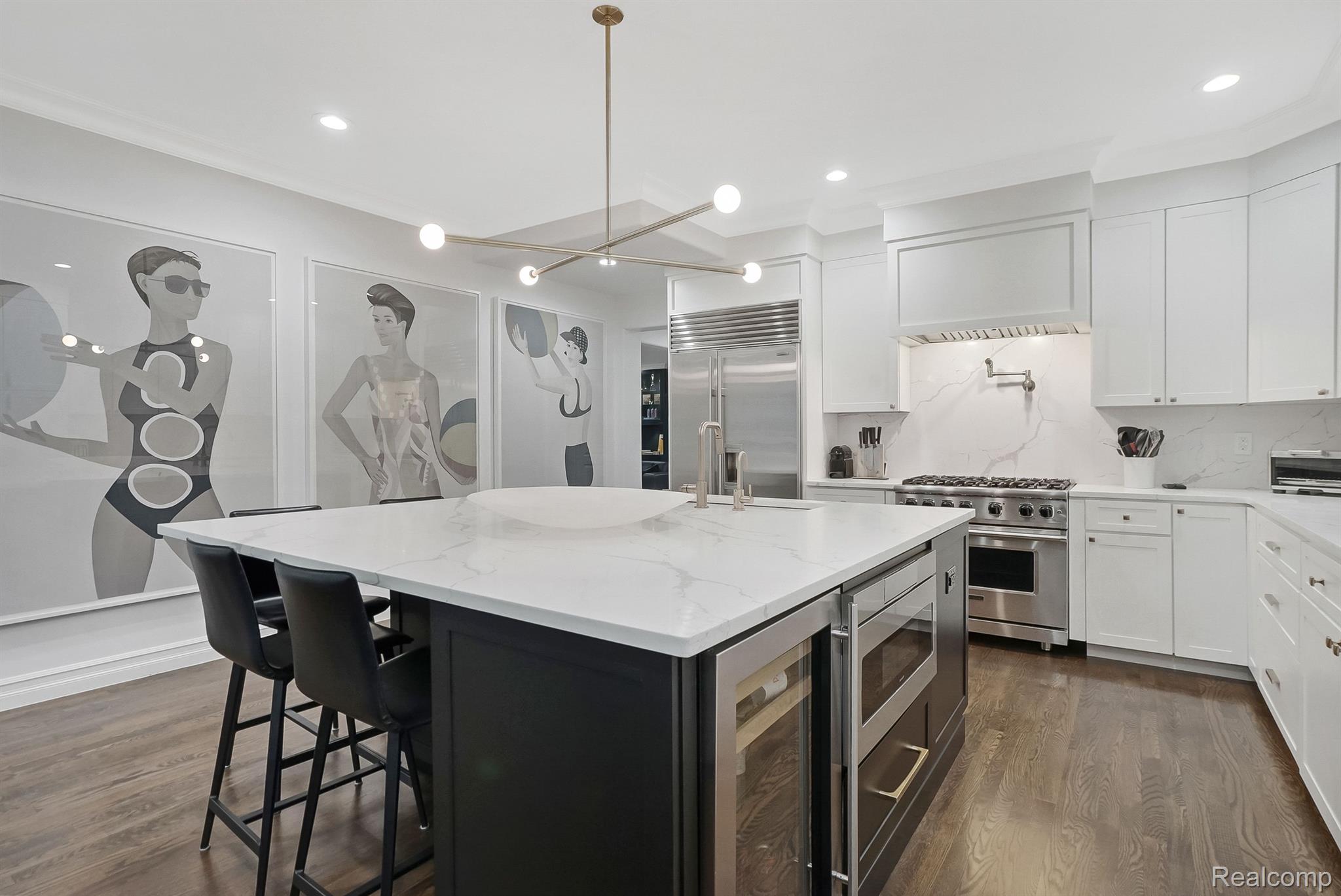 587 Stanley Boulevard