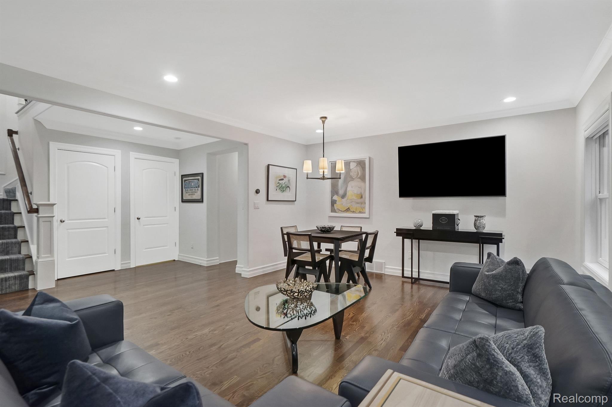 587 Stanley Boulevard