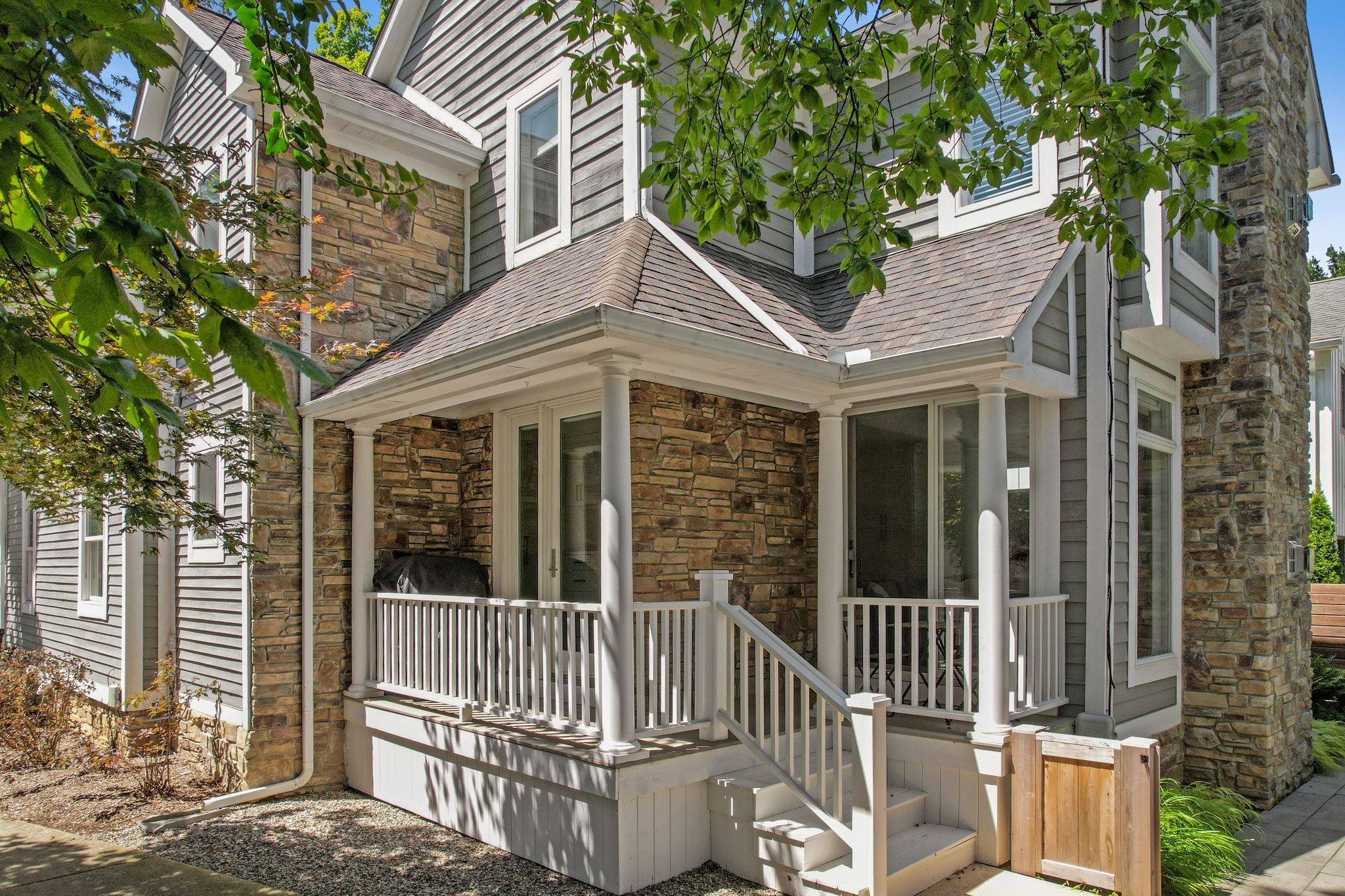 587 Stanley Boulevard